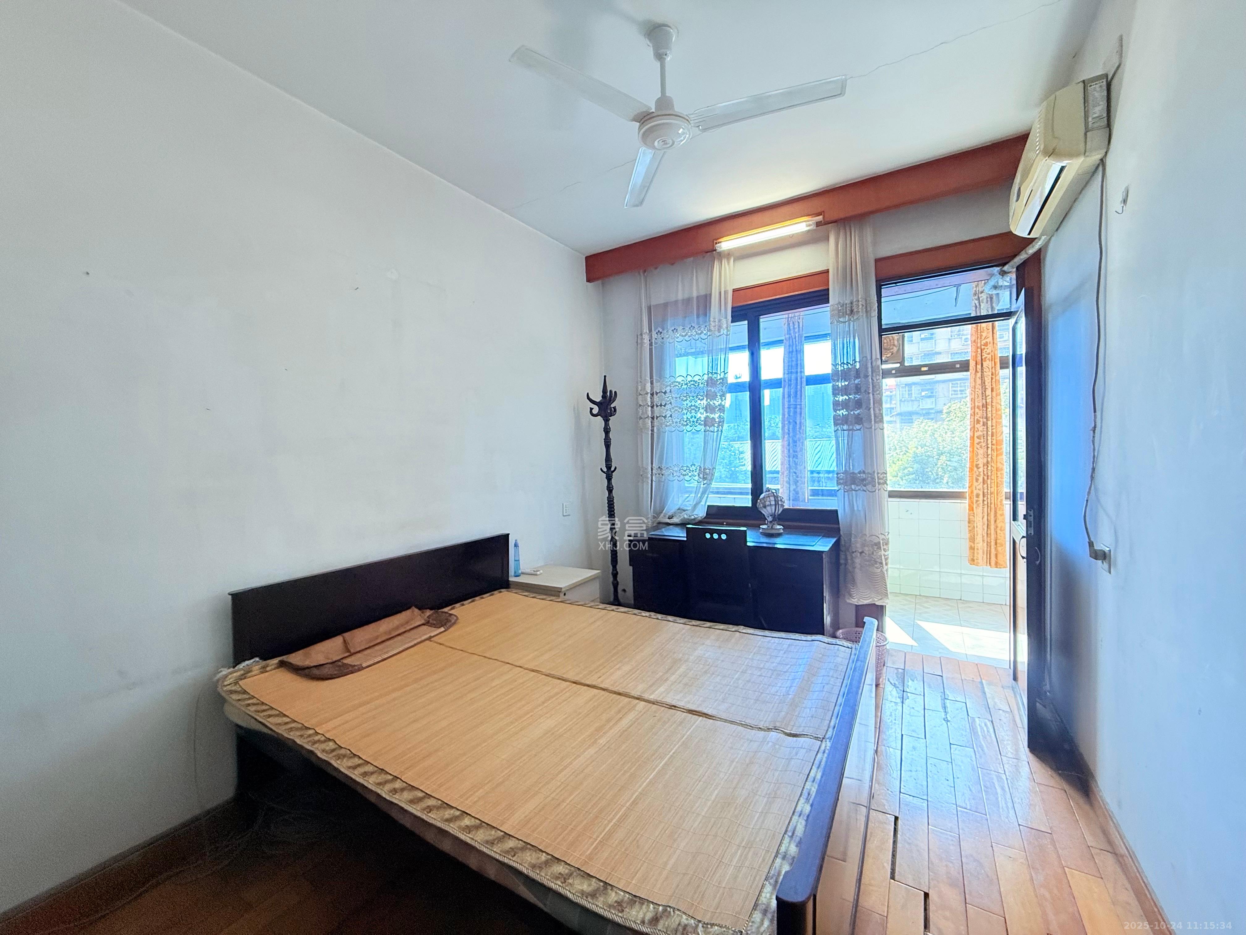 路桥宿舍  2室1厅1卫    1400.0元/月室内图