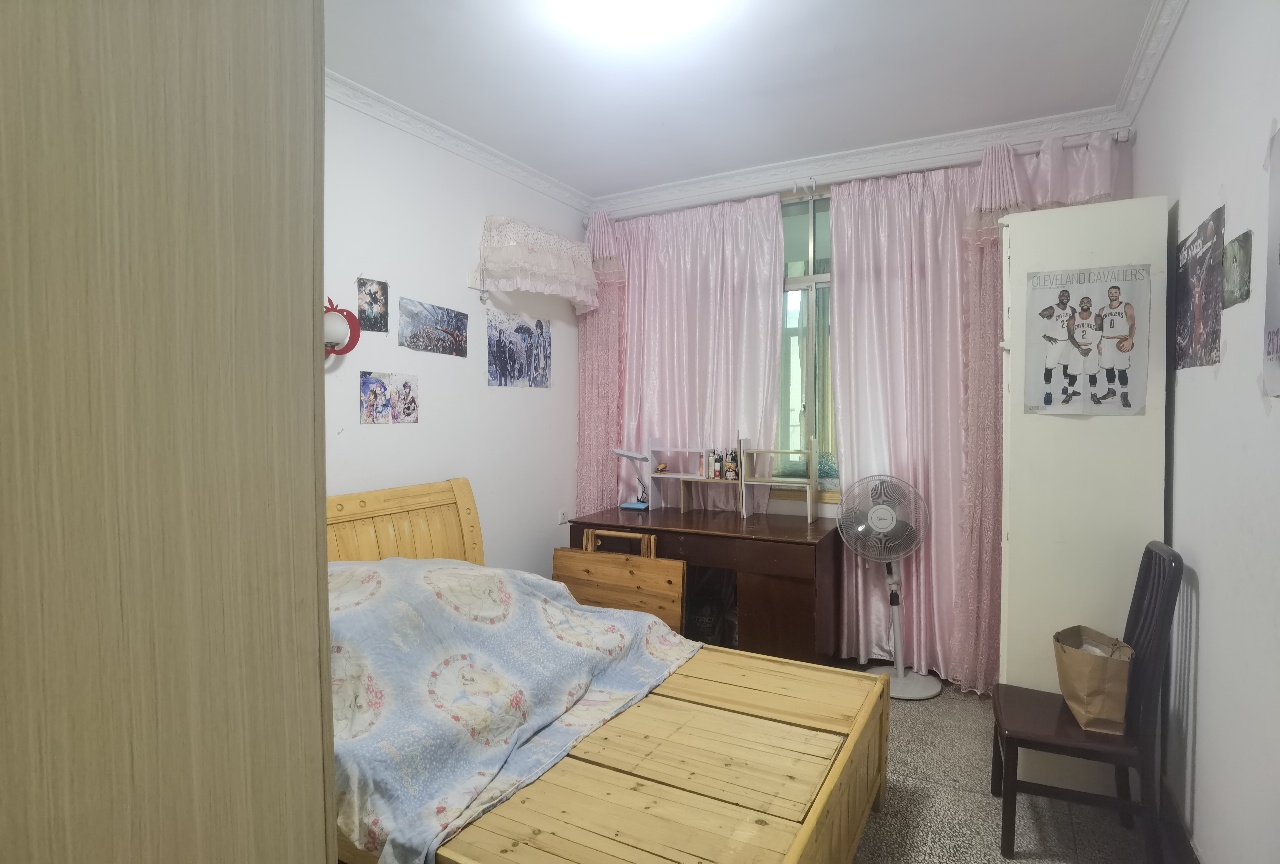 梓山社区(赫山法院宿舍)  3室2厅1卫    800.0元/月 梓山社区(赫山法院宿舍)  3室2厅1卫    800.0元/月室内图