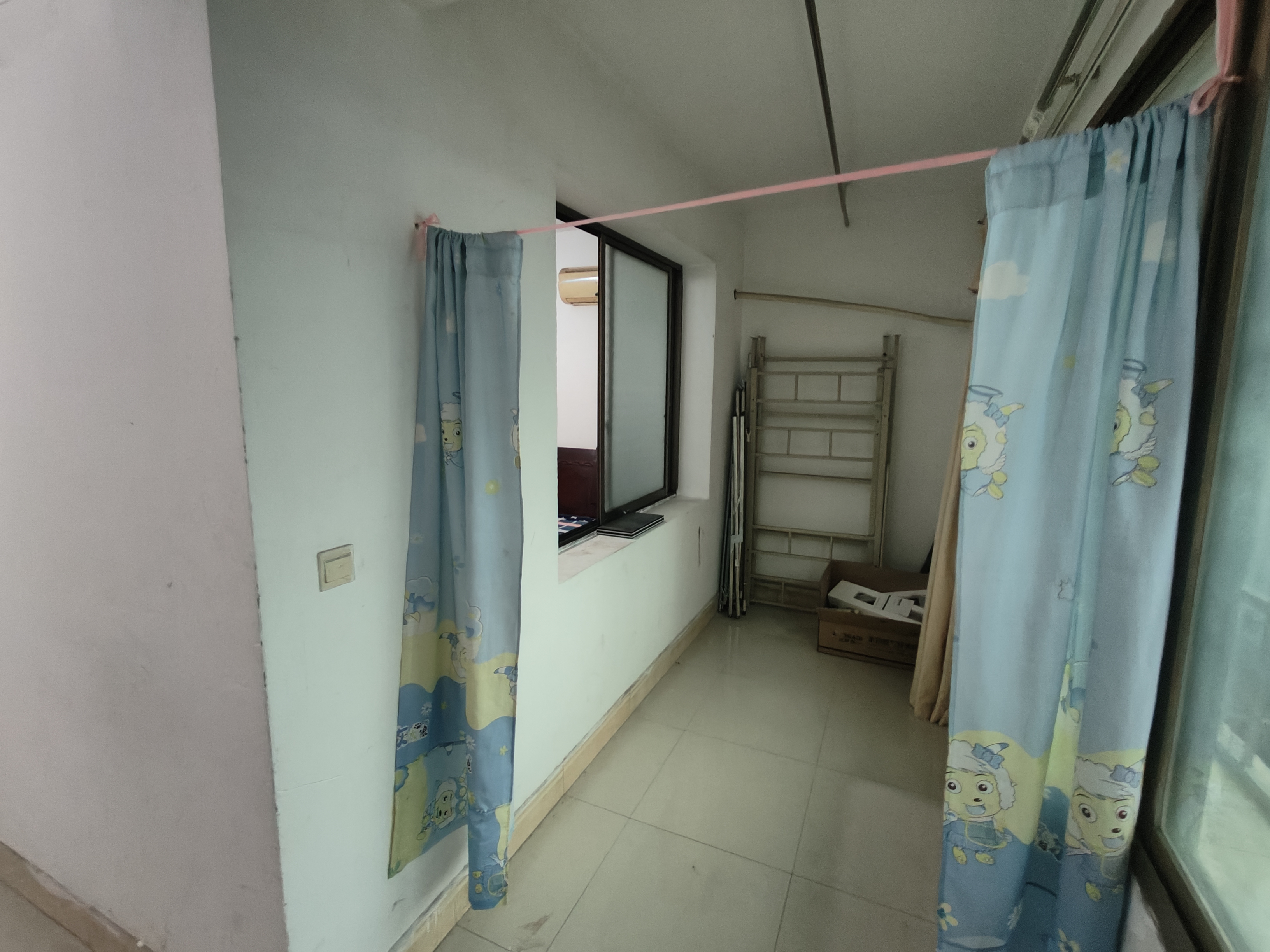 名牌大厦  3室2厅1卫    1500.0元/月 名牌大厦  3室2厅1卫    1500.0元/月室内图