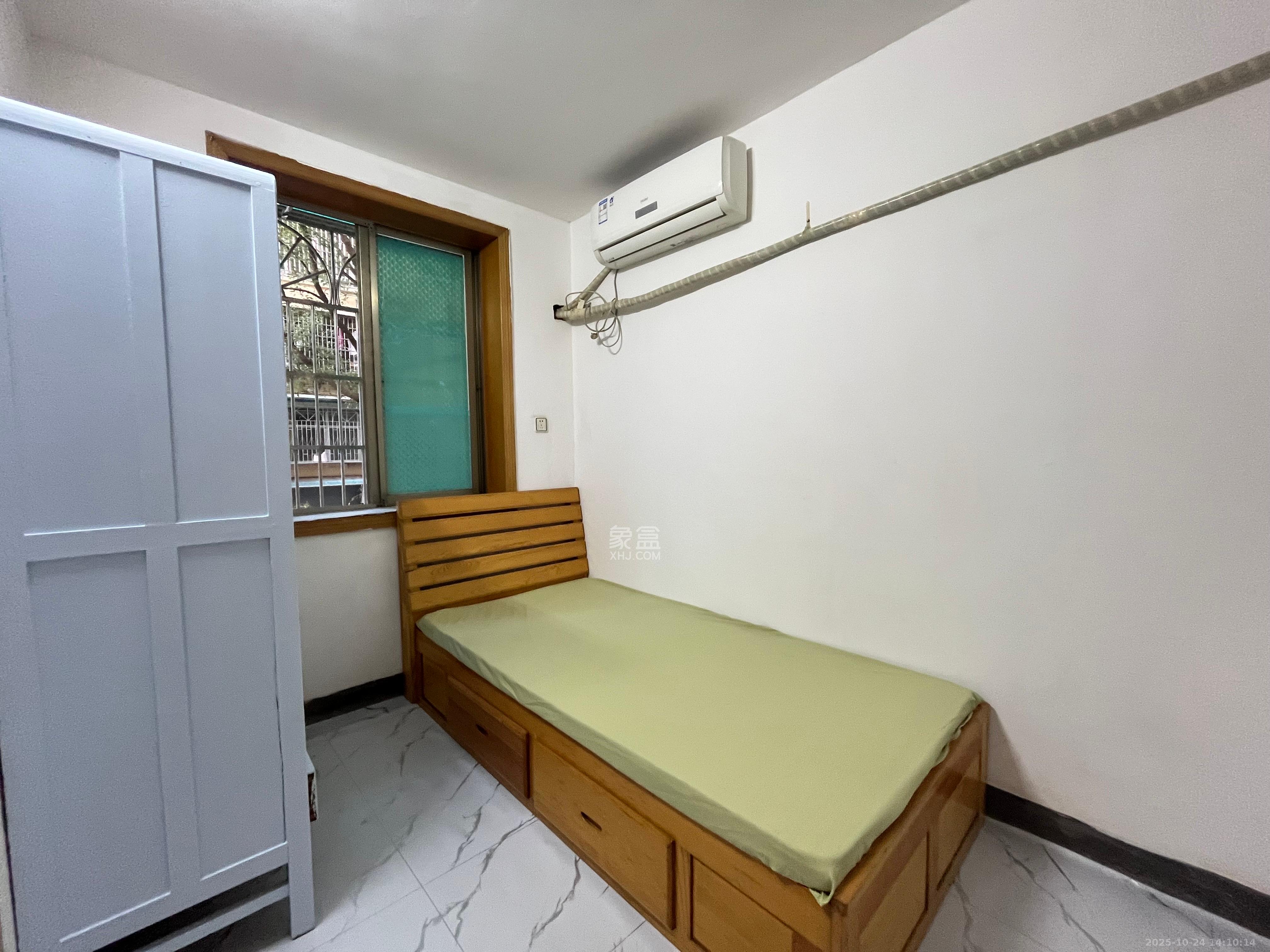 红旗区四片  2室1厅1卫    2000.0元/月室内图