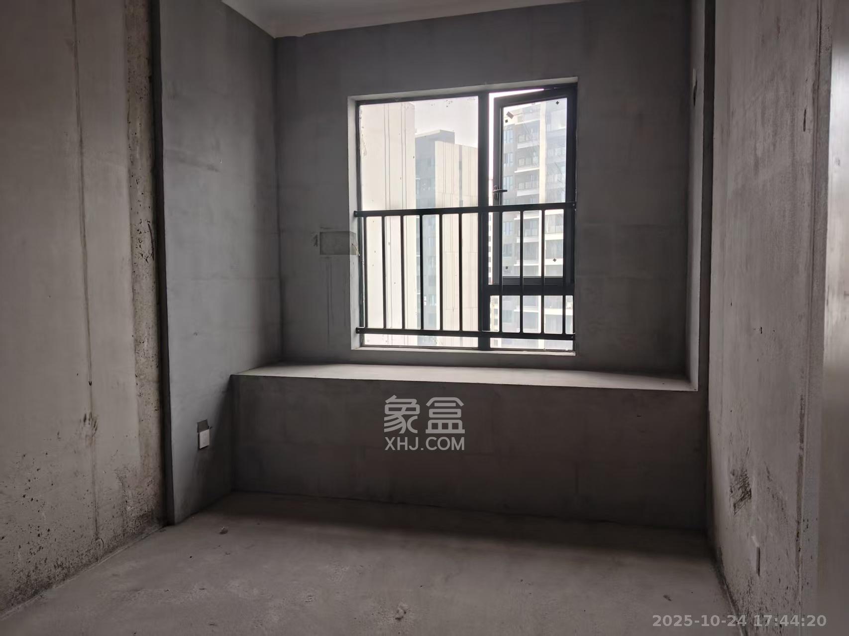 五矿万境水岸  4室2厅2卫    86.0万室内图1