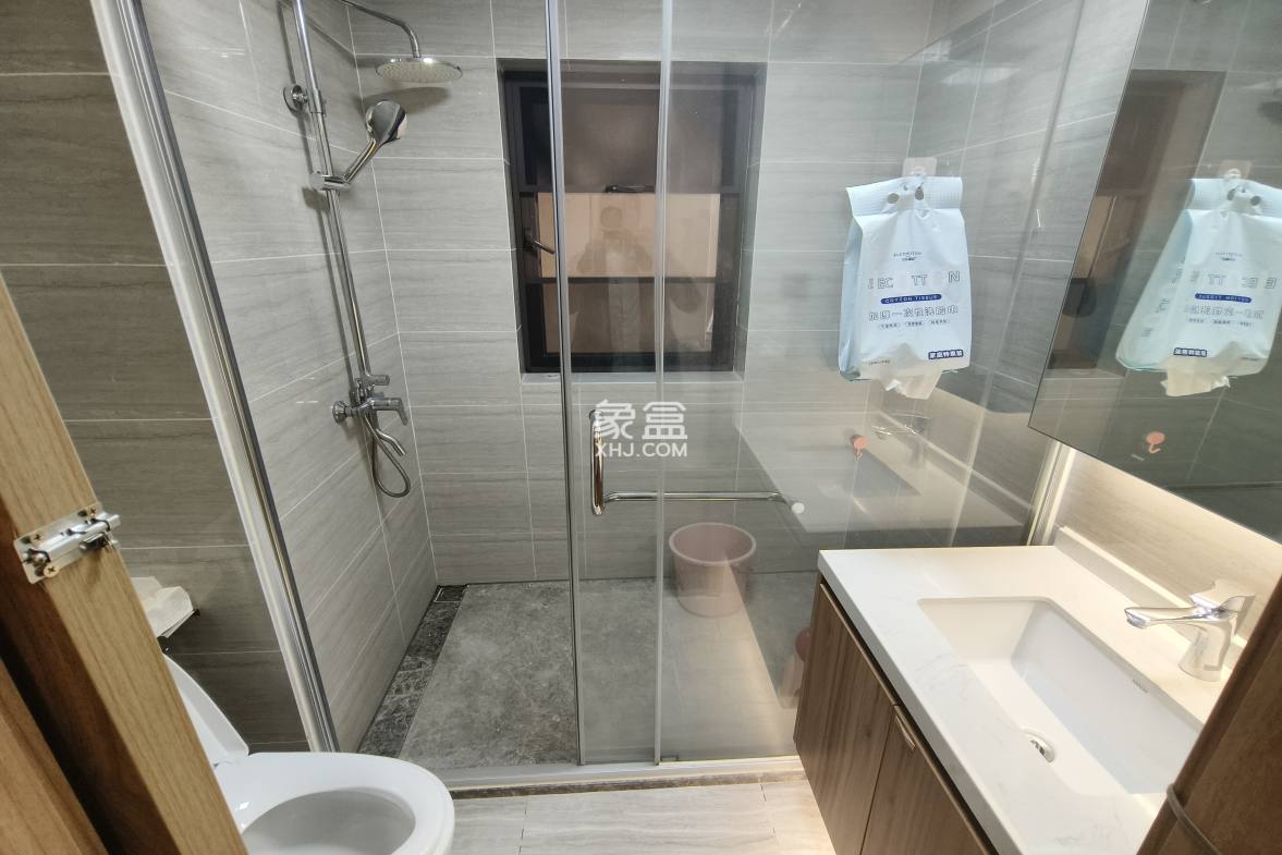 海航豪庭南苑  2室2厅2卫    4000.0元/月 海航豪庭南苑  2室2厅2卫    4000.0元/月室内图