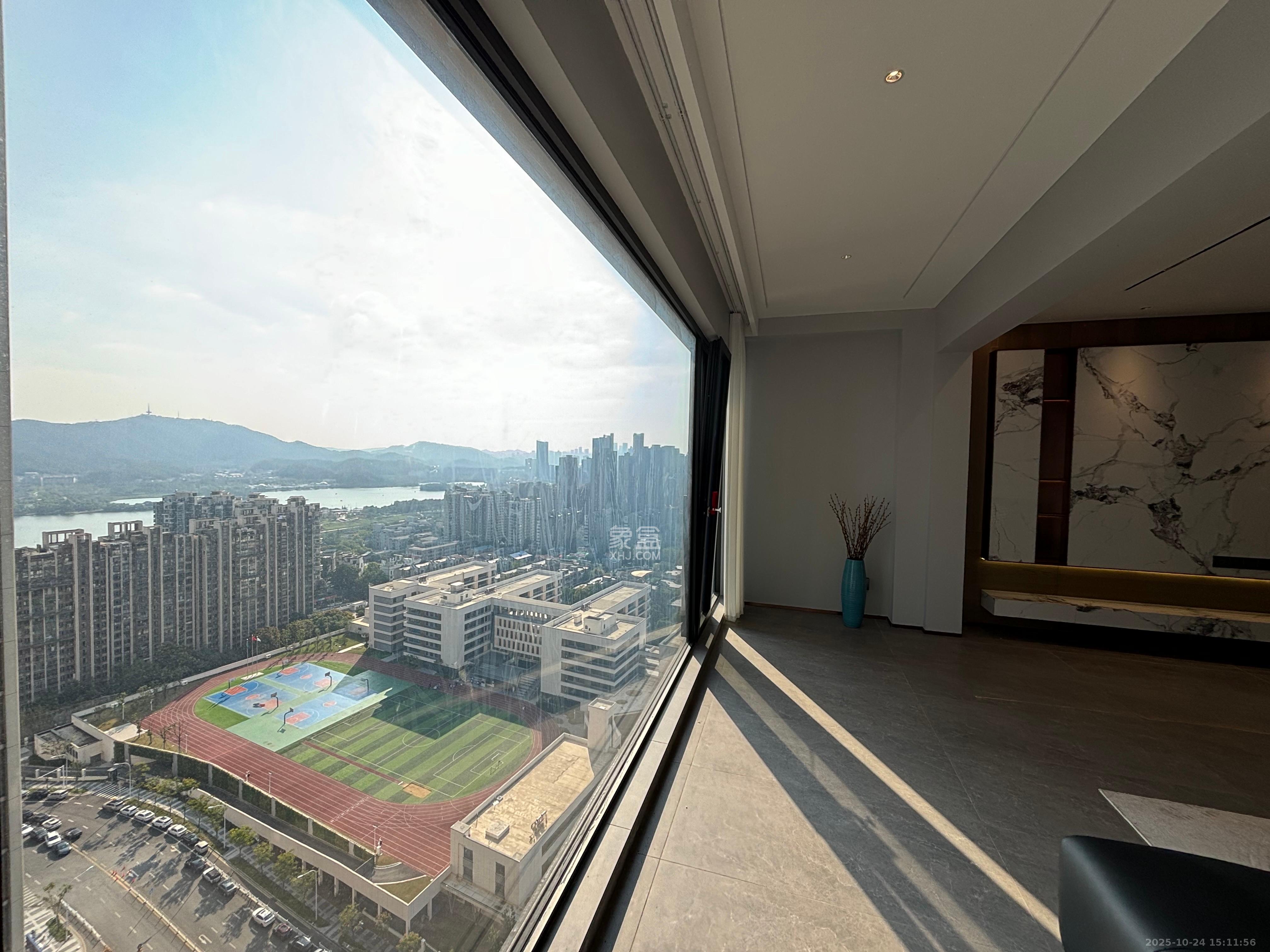 长沙悦府（华润万象城）  3室2厅3卫    10000.0元/月室内图