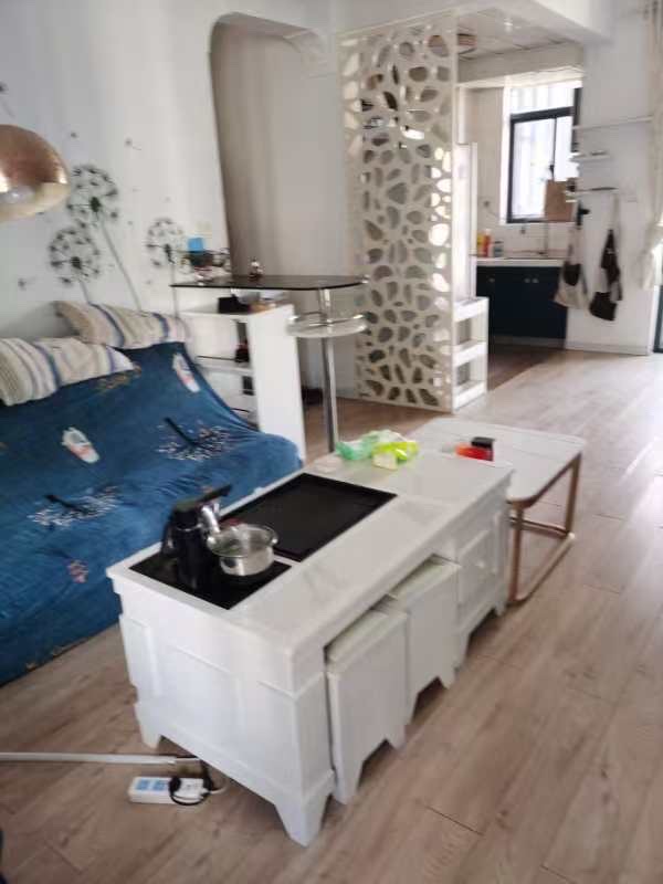 玉龙湾  2室2厅1卫    2200.0元/月