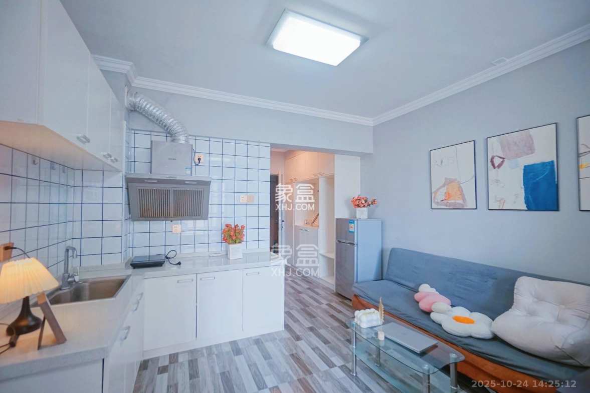 三万英尺  1室1厅1卫    2000.0元/月 三万英尺  1室1厅1卫    2000.0元/月室内图