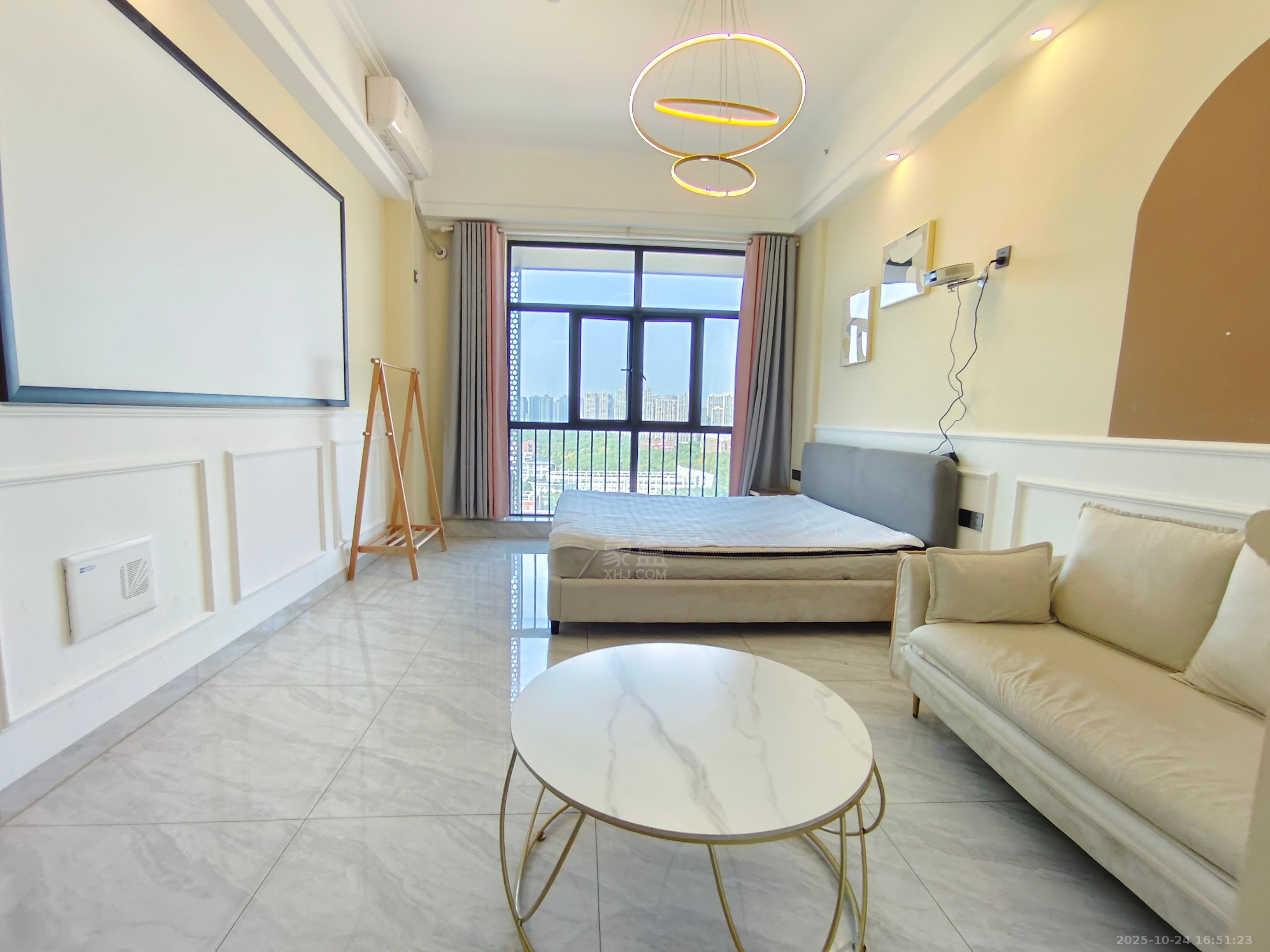 工大青年街区  1室1厅1卫    1300.0元/月室内图