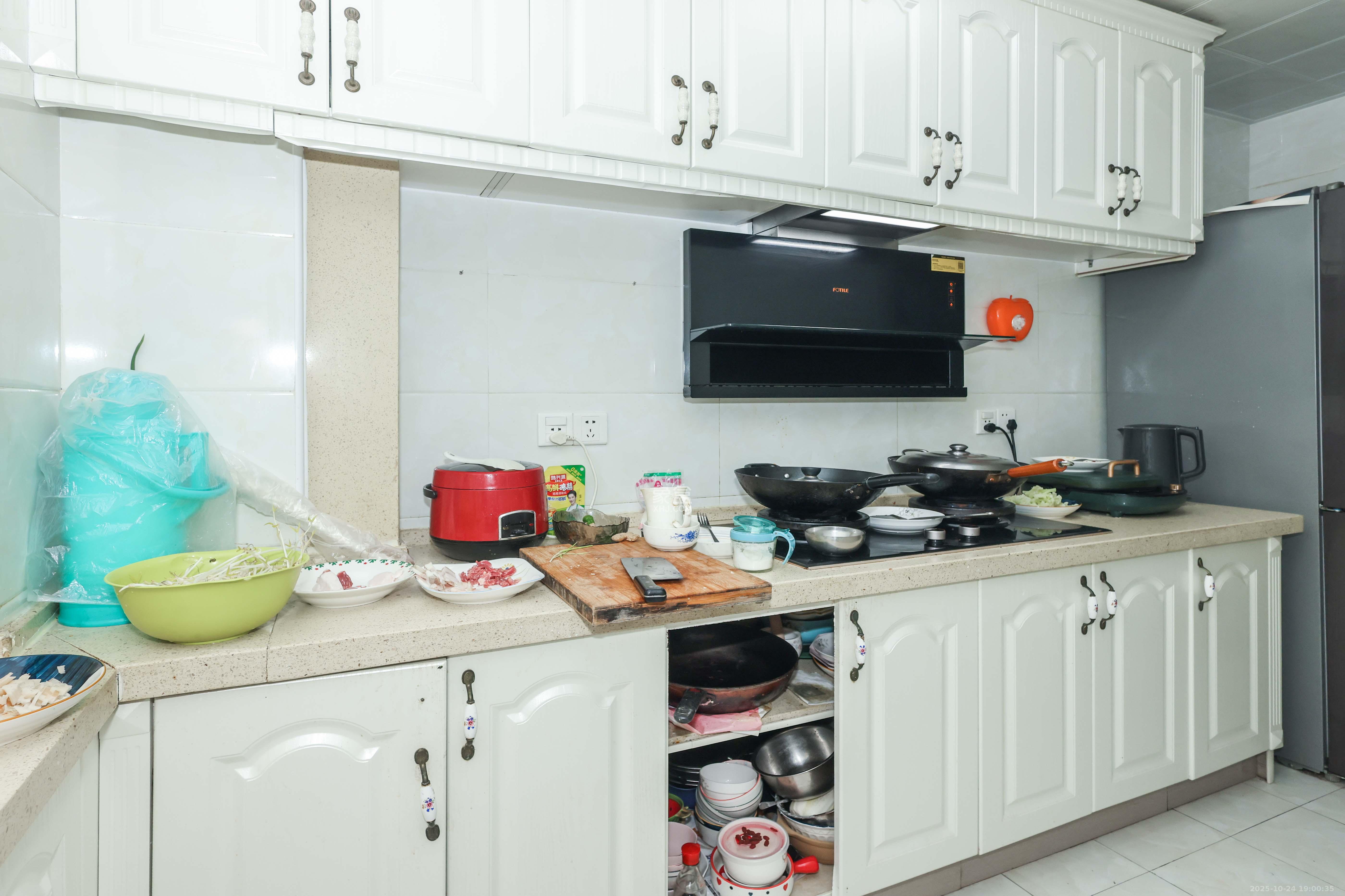 旭辉御府  3室2厅1卫    88.8万 旭辉御府  3室2厅1卫    88.8万厨房