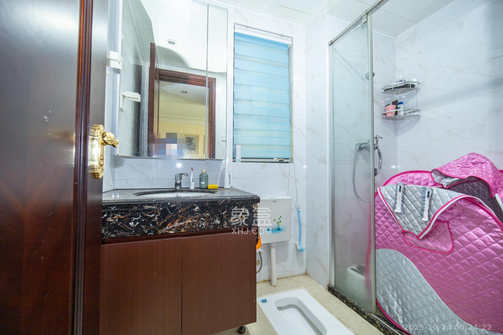 恒大雅苑  3室2厅2卫    106.0万卫生间