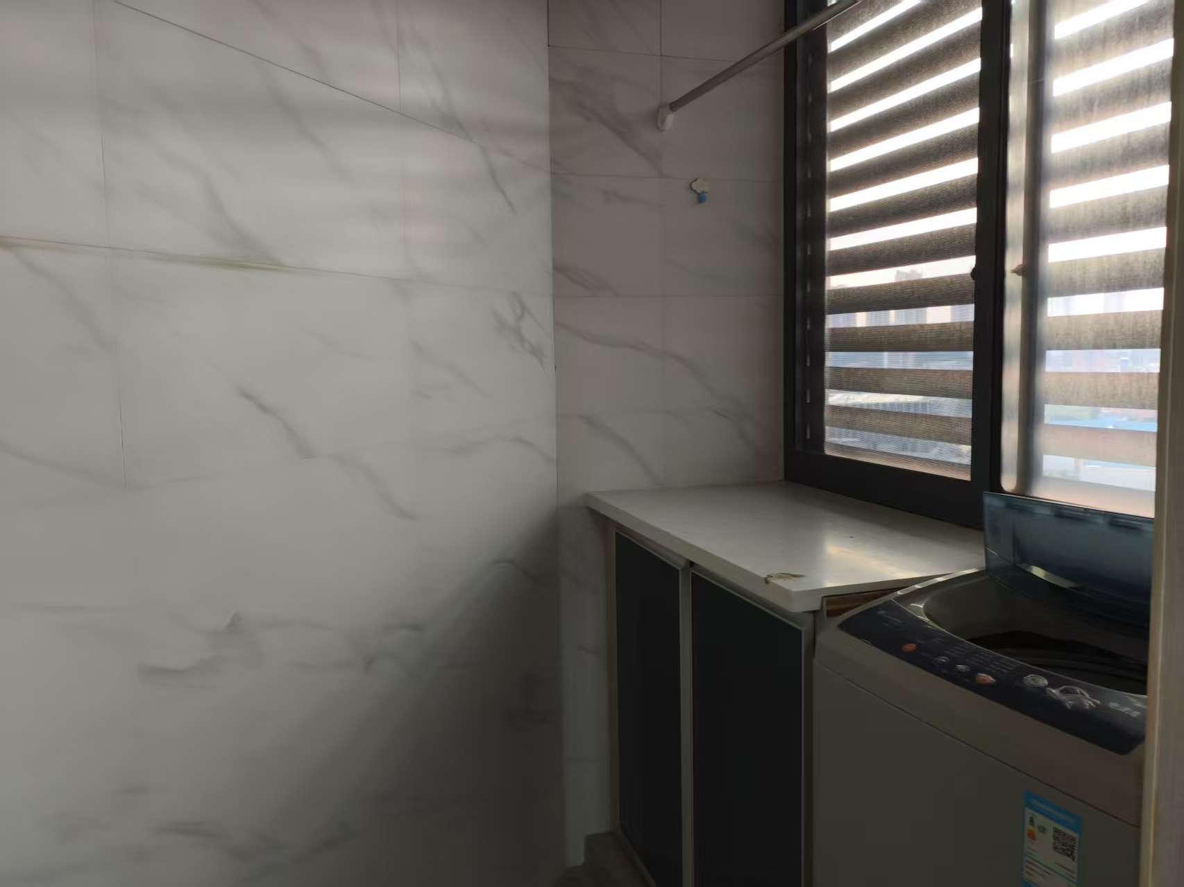 康城上品  2室1厅1卫    1500.0元/月室内图