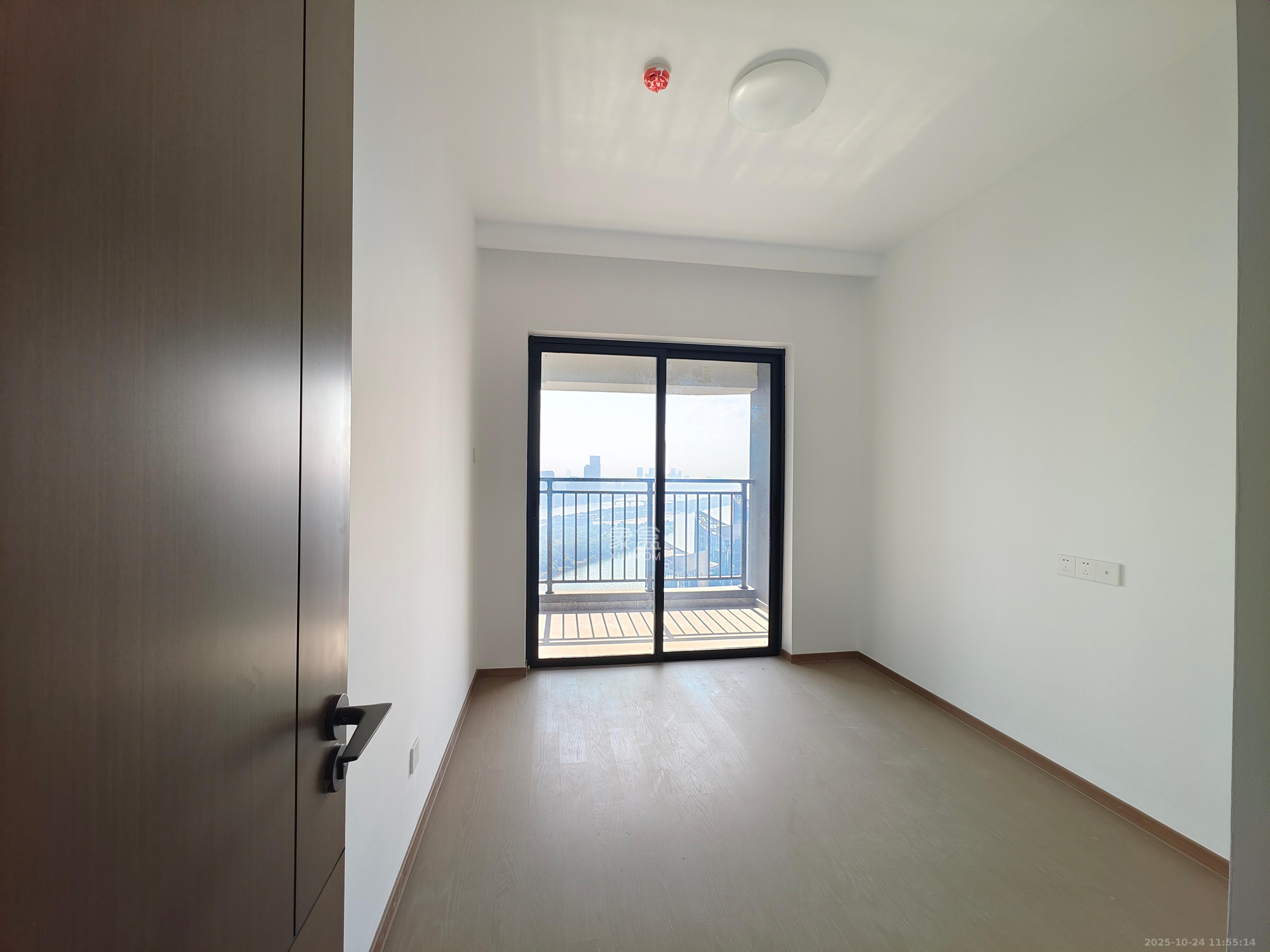 滨江府1913 4室2厅2卫 9000.0元/月 滨江府1913 4室2厅2卫 9000.0元/月室内图