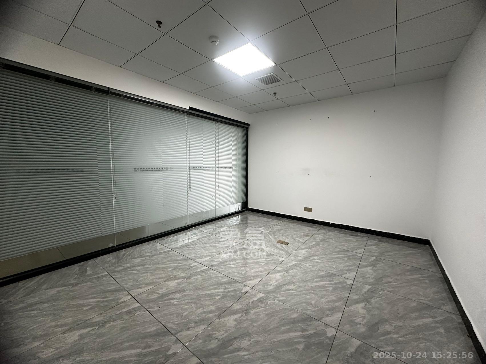 洋湖创富中心   175.0㎡      7000.0元/月室内图