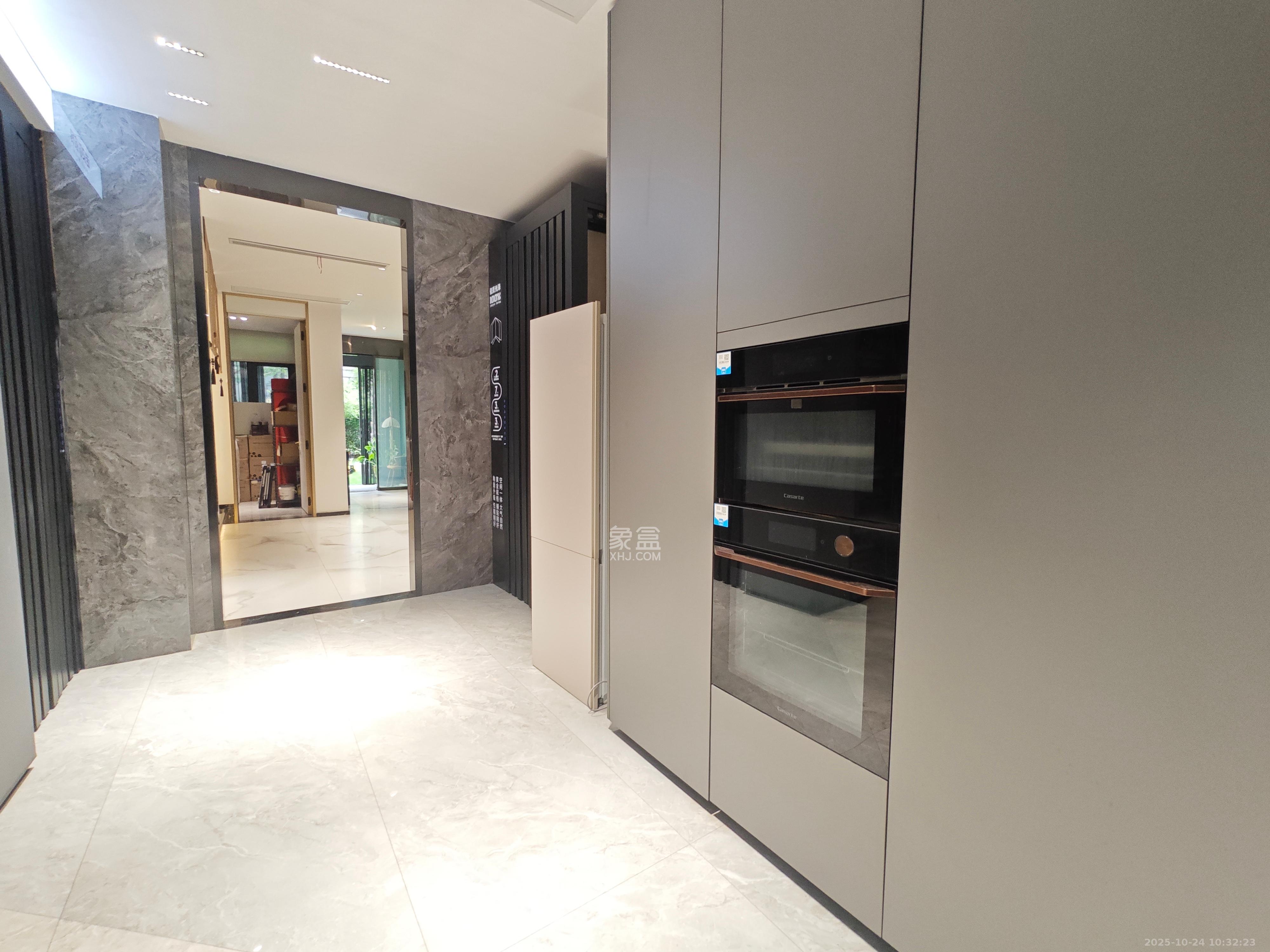 明昇壹城（明昇时代广场）一期  4室3厅1卫    8000.0元/月室内图