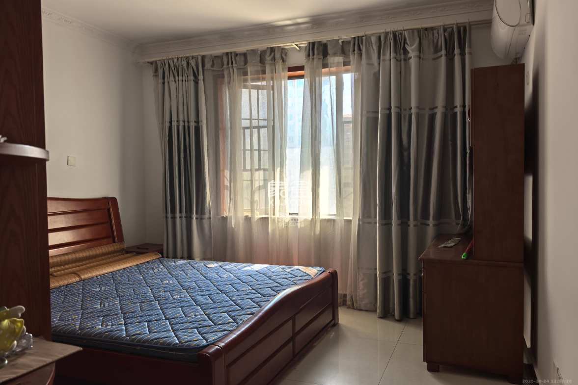 宏聚地中海  3室2厅2卫    2400.0元/月 宏聚地中海  3室2厅2卫    2400.0元/月室内图