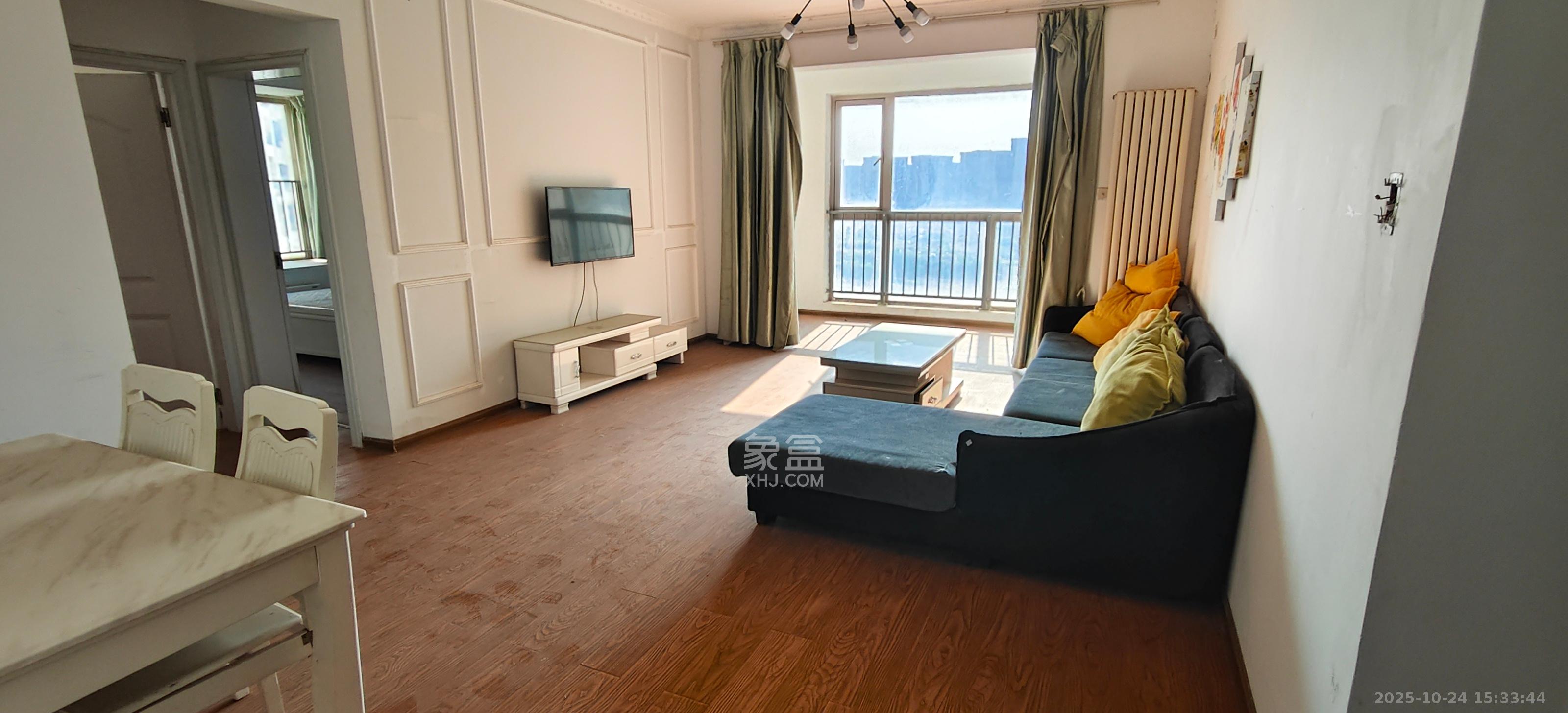 怡海星城  3室2厅1卫    1800.0元/月