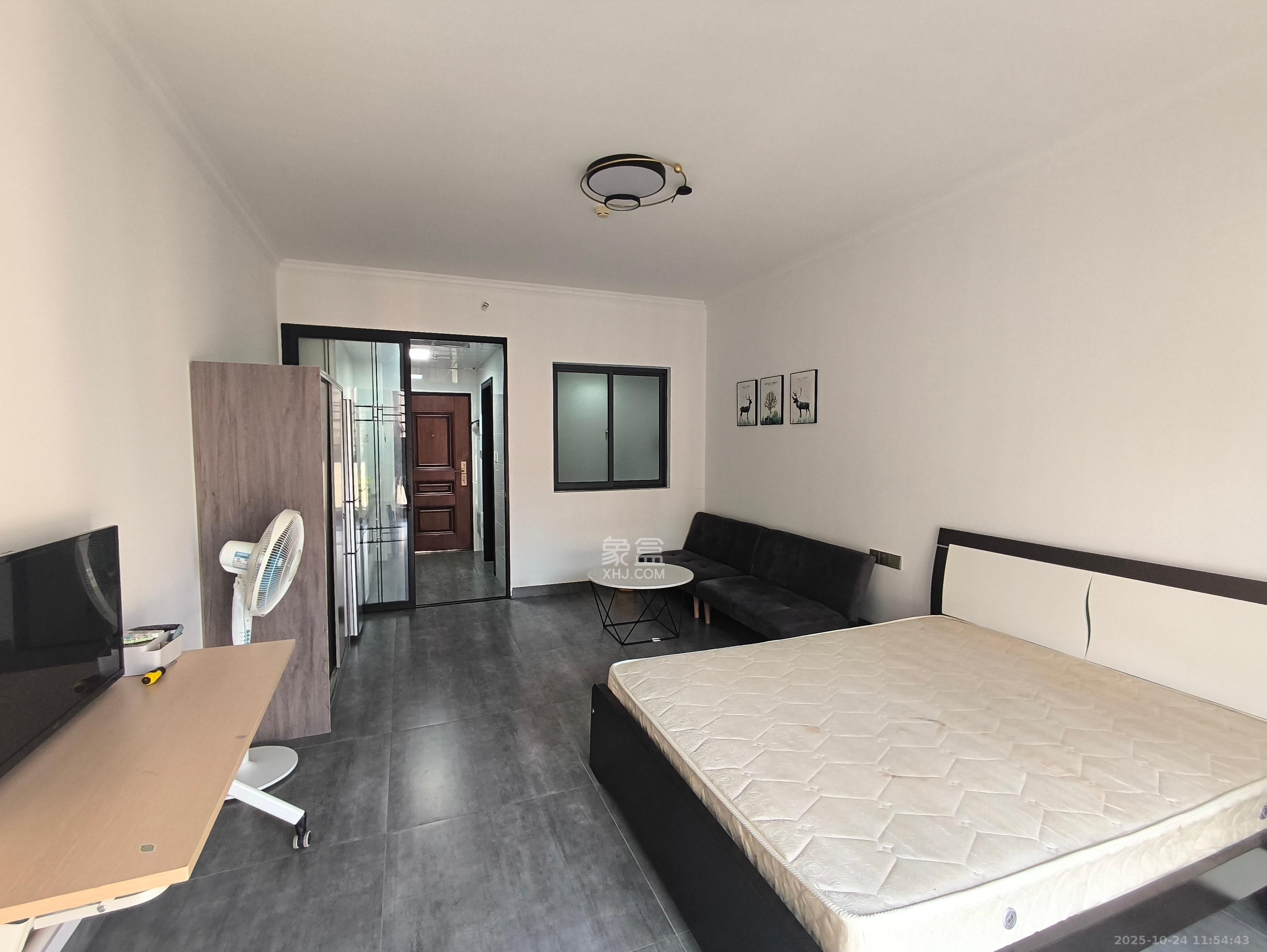 钱隆世家  1室1厅1卫    1400.0元/月 钱隆世家  1室1厅1卫    1400.0元/月