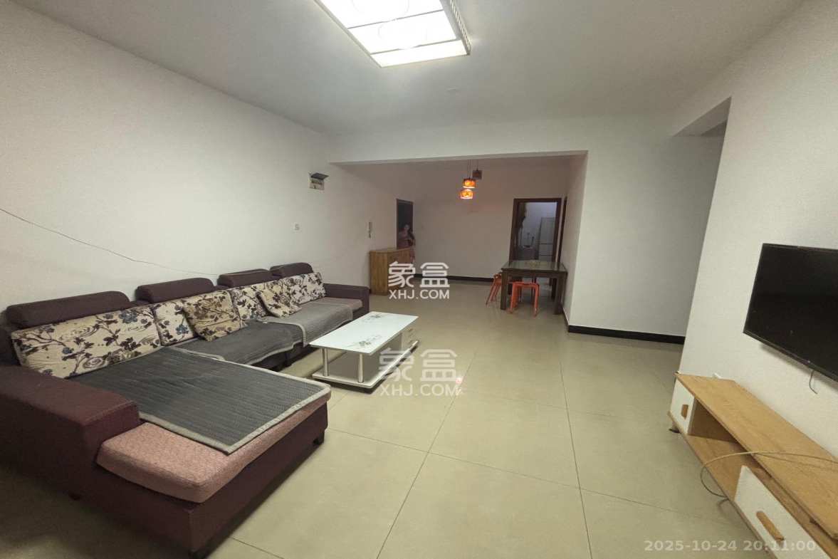 洞井二小区 3室2厅2卫 1800.0元/月 洞井二小区 3室2厅2卫 1800.0元/月室内图