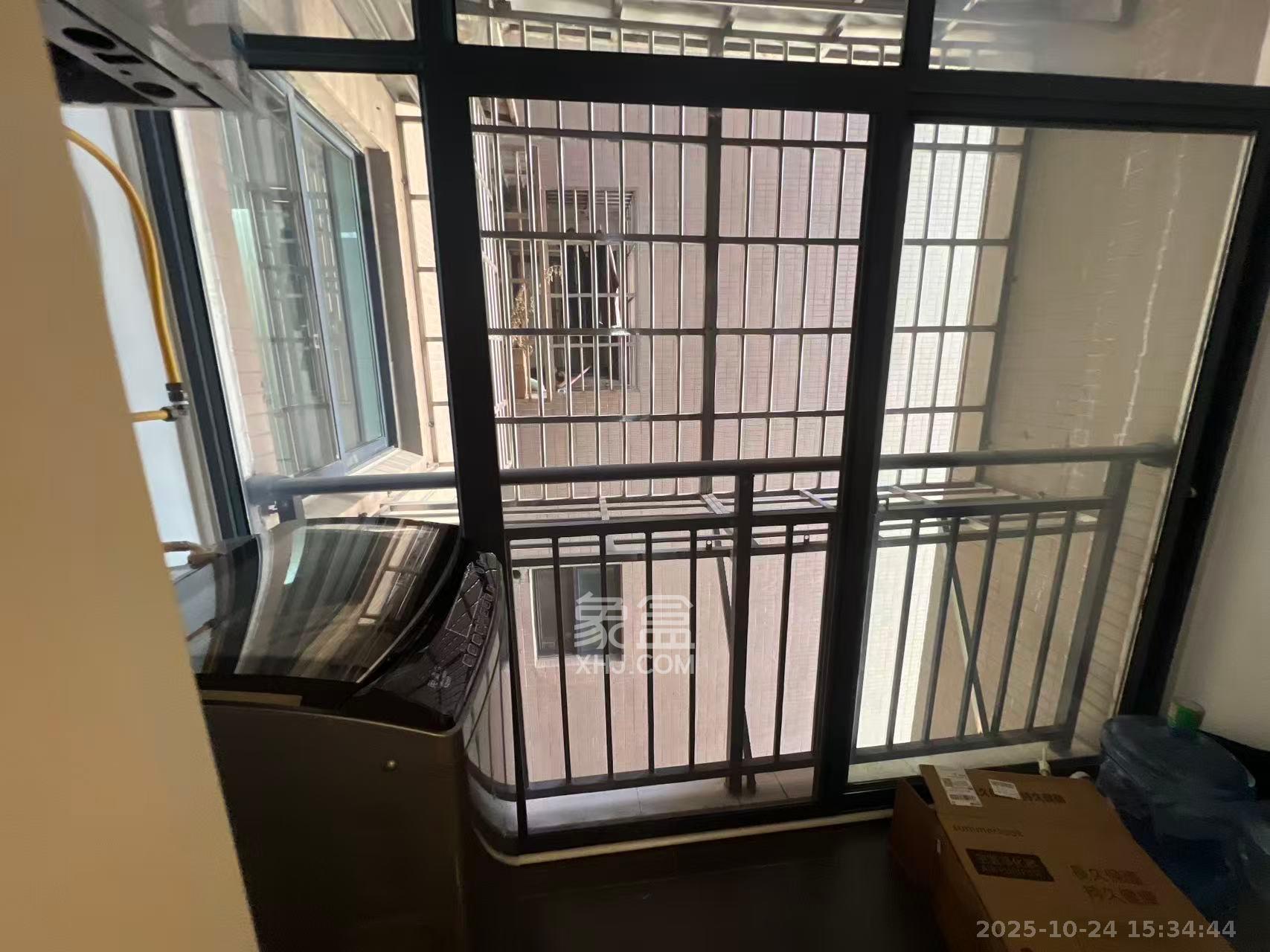 万象新天  3室1厅1卫    3300.0元/月 万象新天  3室1厅1卫    3300.0元/月室内图