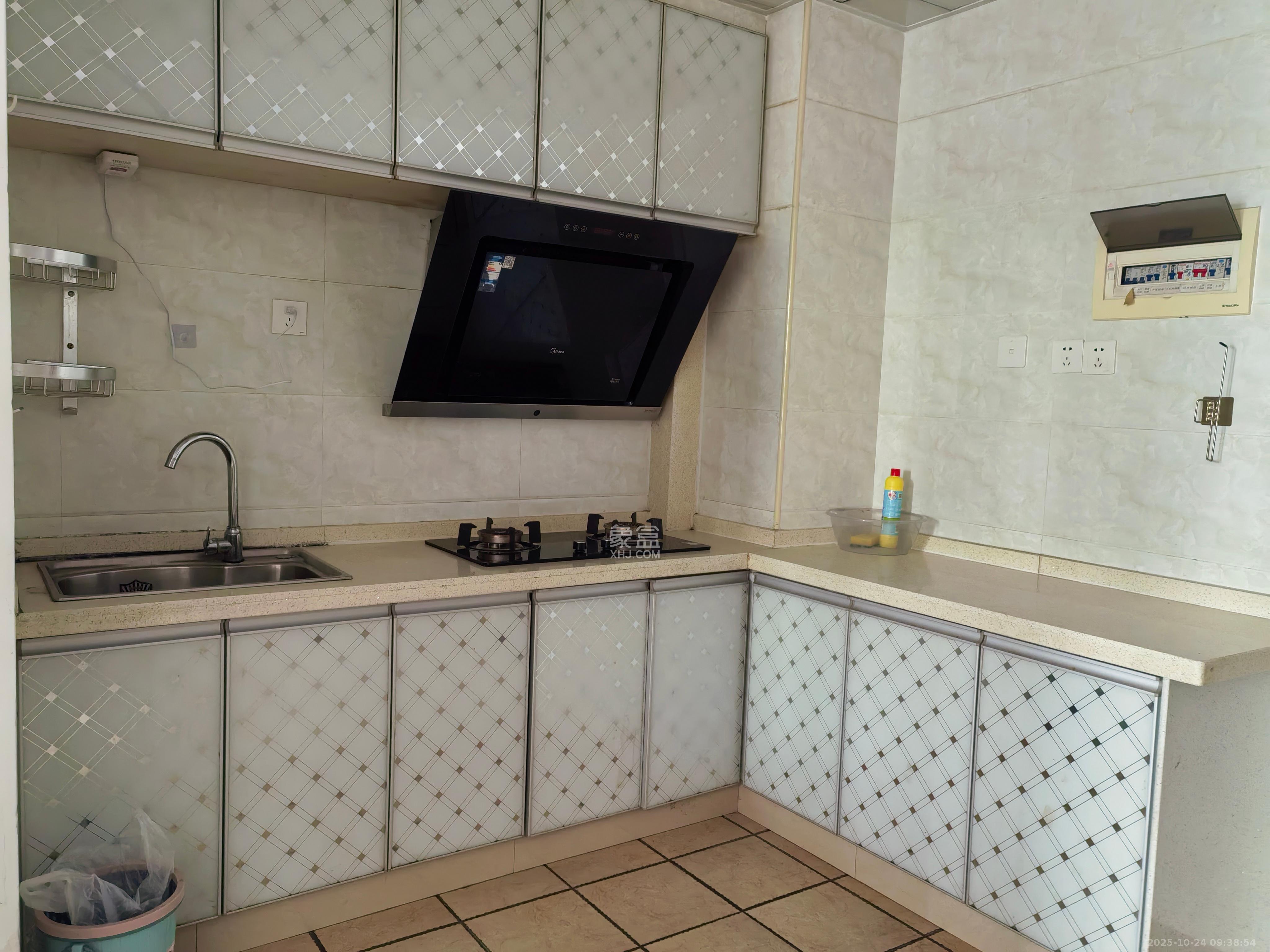 勤诚达新界  2室2厅1卫    1700.0元/月 勤诚达新界  2室2厅1卫    1700.0元/月室内图