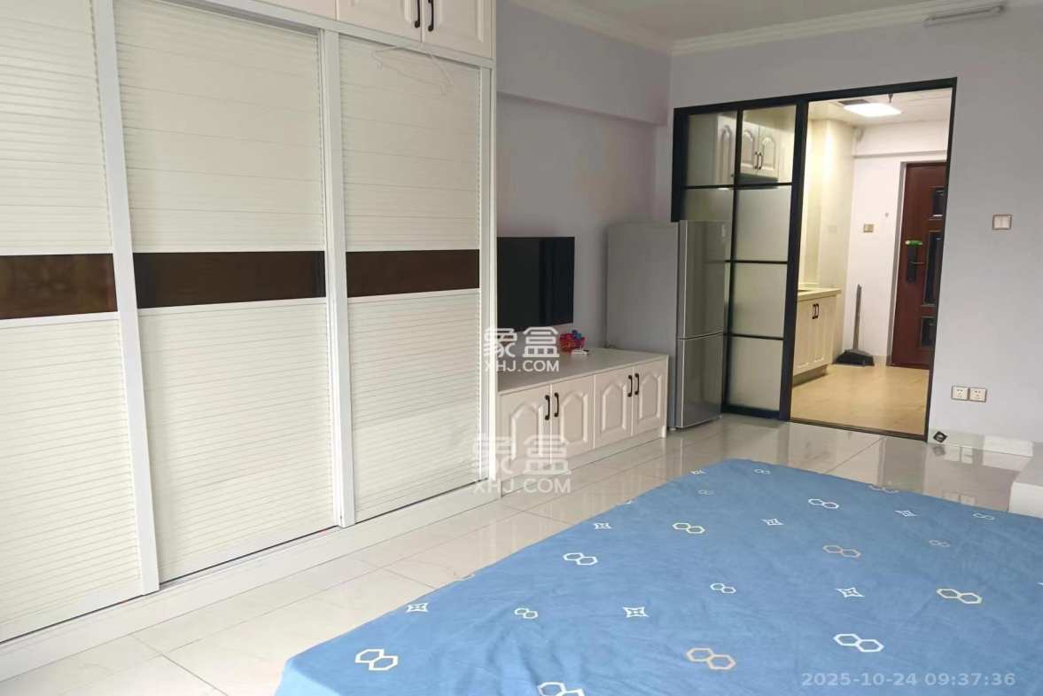 鑫远玲珑 1室1厅11卫 1400.0元/月 鑫远玲珑 1室1厅11卫 1400.0元/月室内图