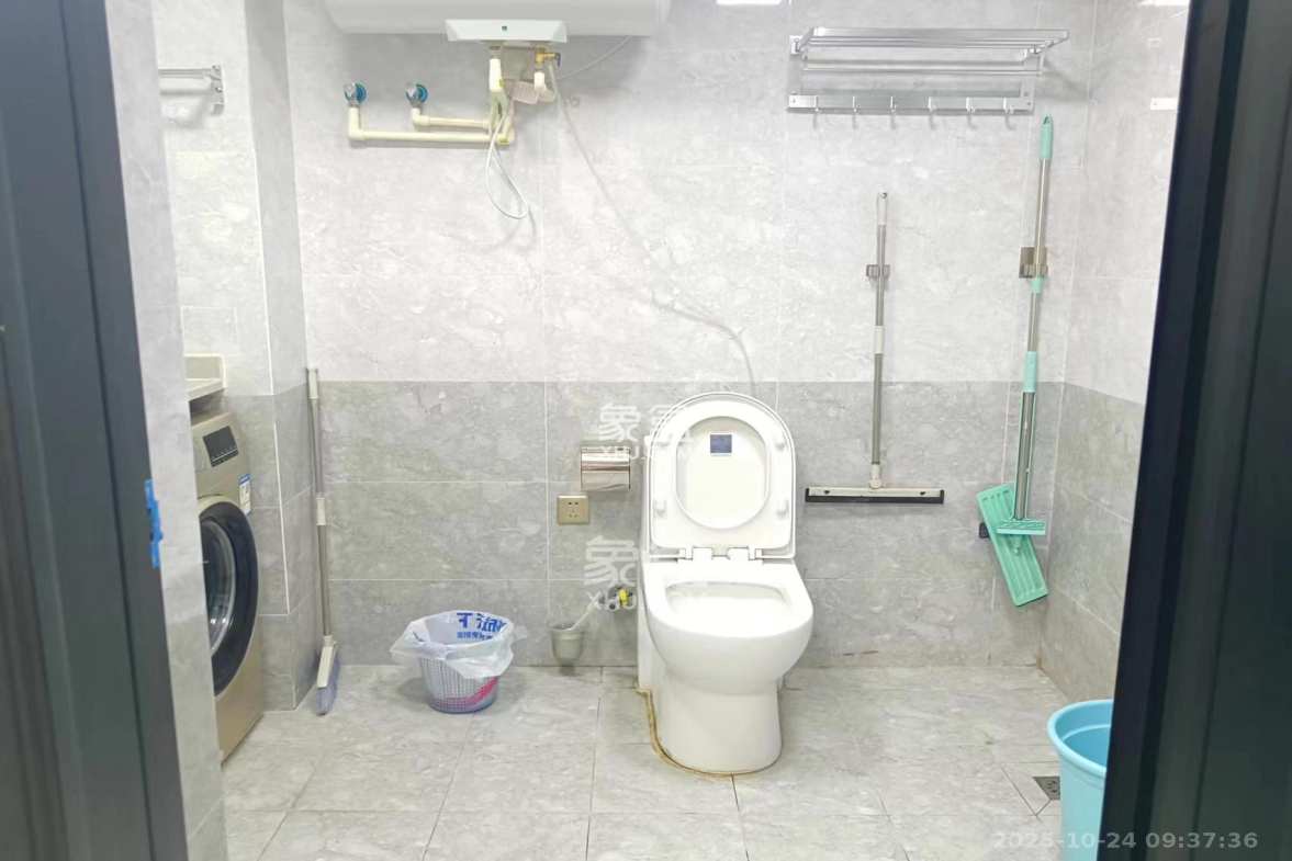 鑫远玲珑 1室1厅11卫 1400.0元/月 鑫远玲珑 1室1厅11卫 1400.0元/月室内图