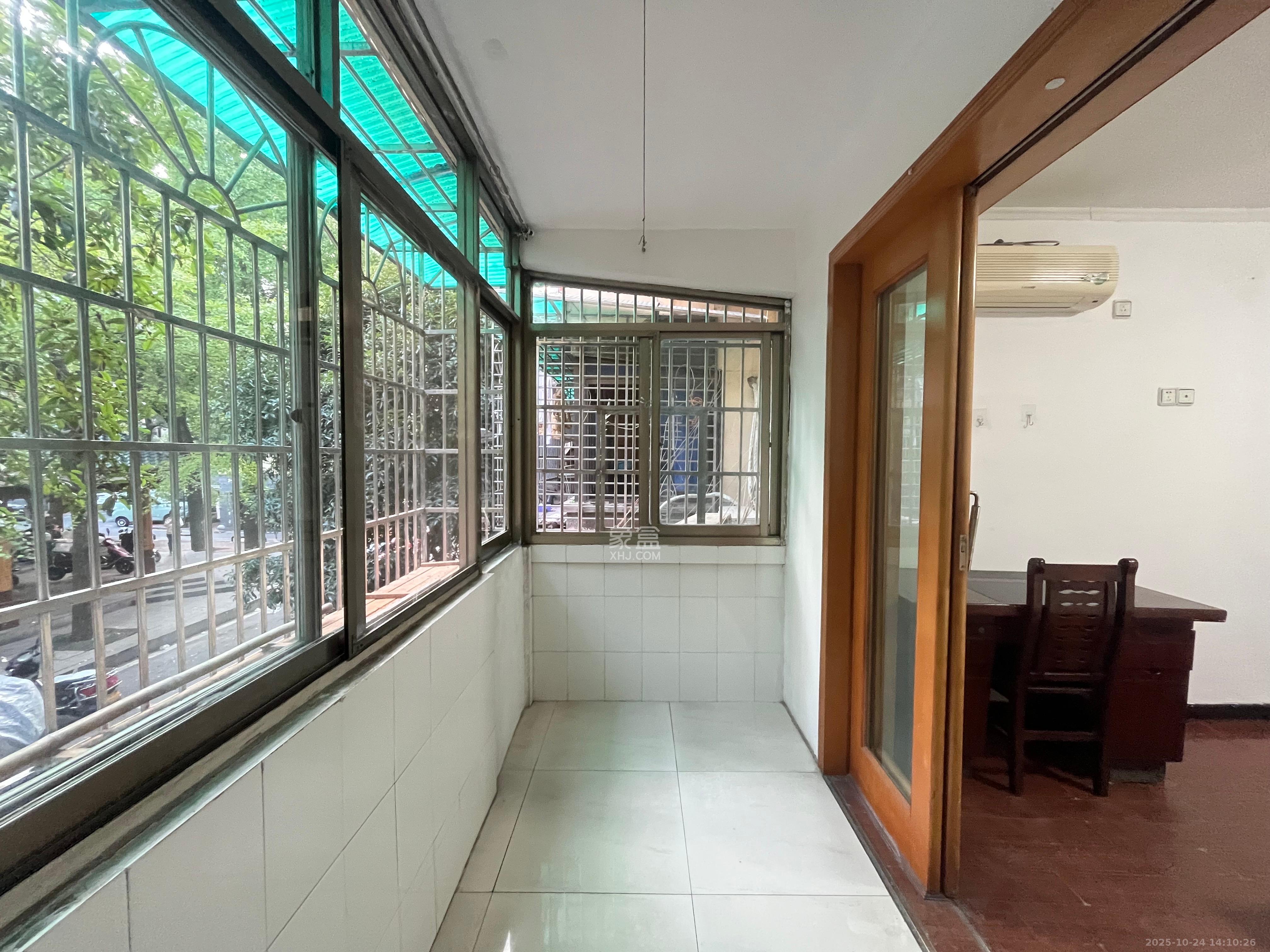 红旗区四片  2室1厅1卫    2000.0元/月室内图