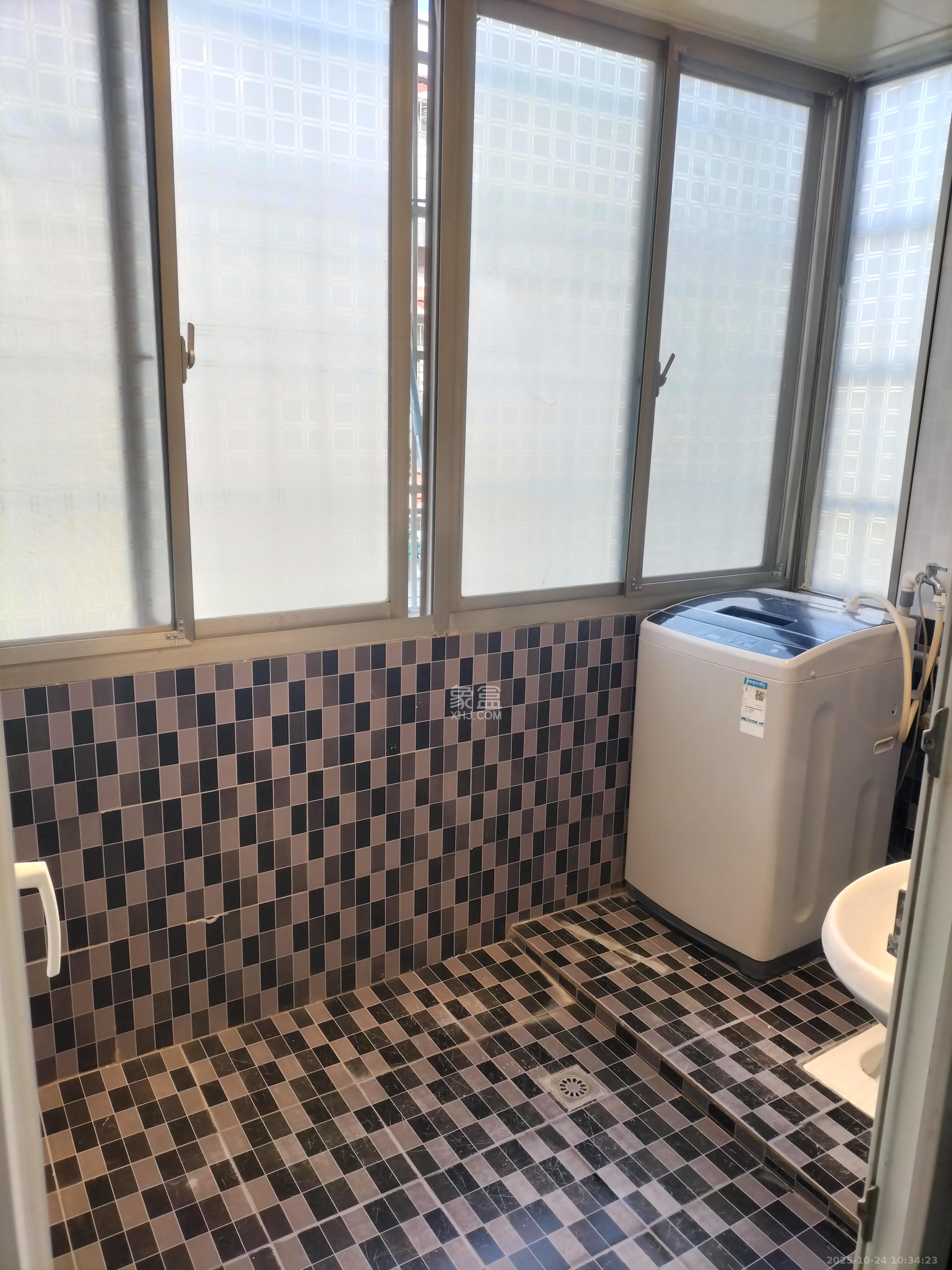 柏家塘小区  2室2厅1卫    1600.0元/月室内图