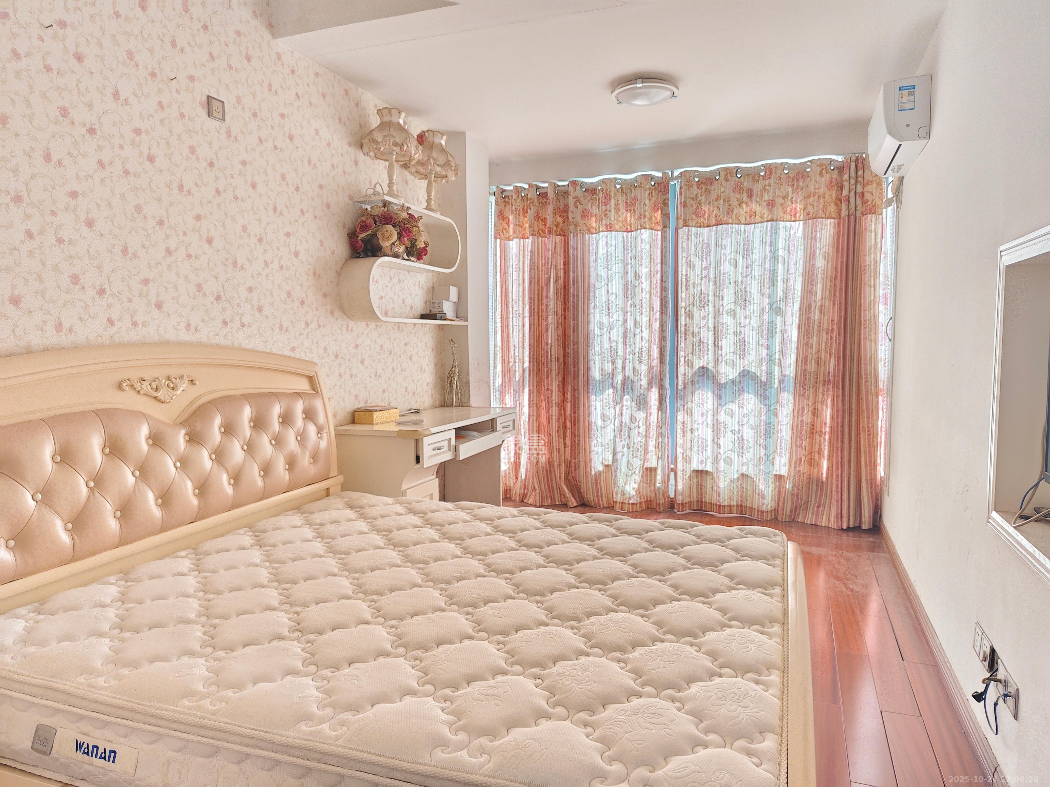 长大彩虹都  4室2厅2卫    2800.0元/月室内图