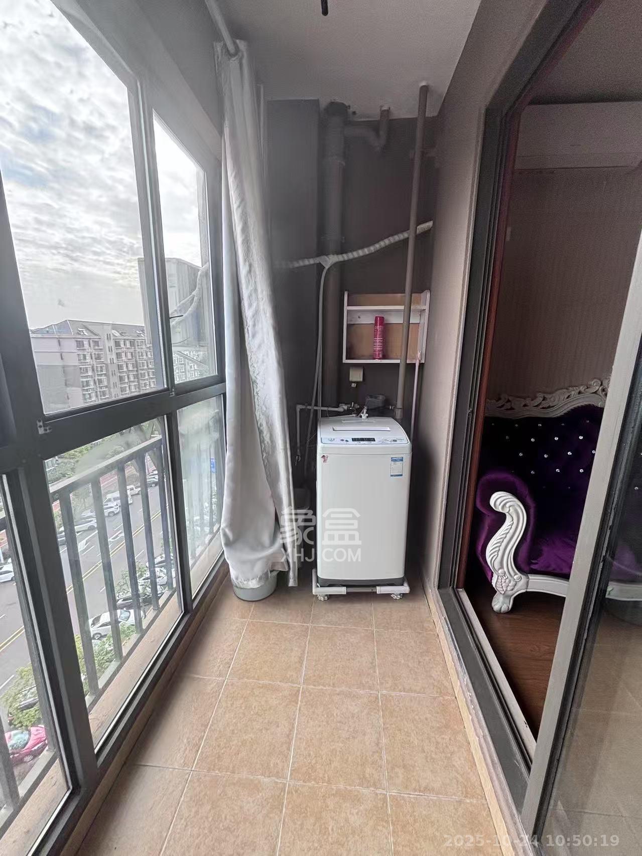 花漾年华（桂花园）  1室1厅1卫    1200.0元/月室内图