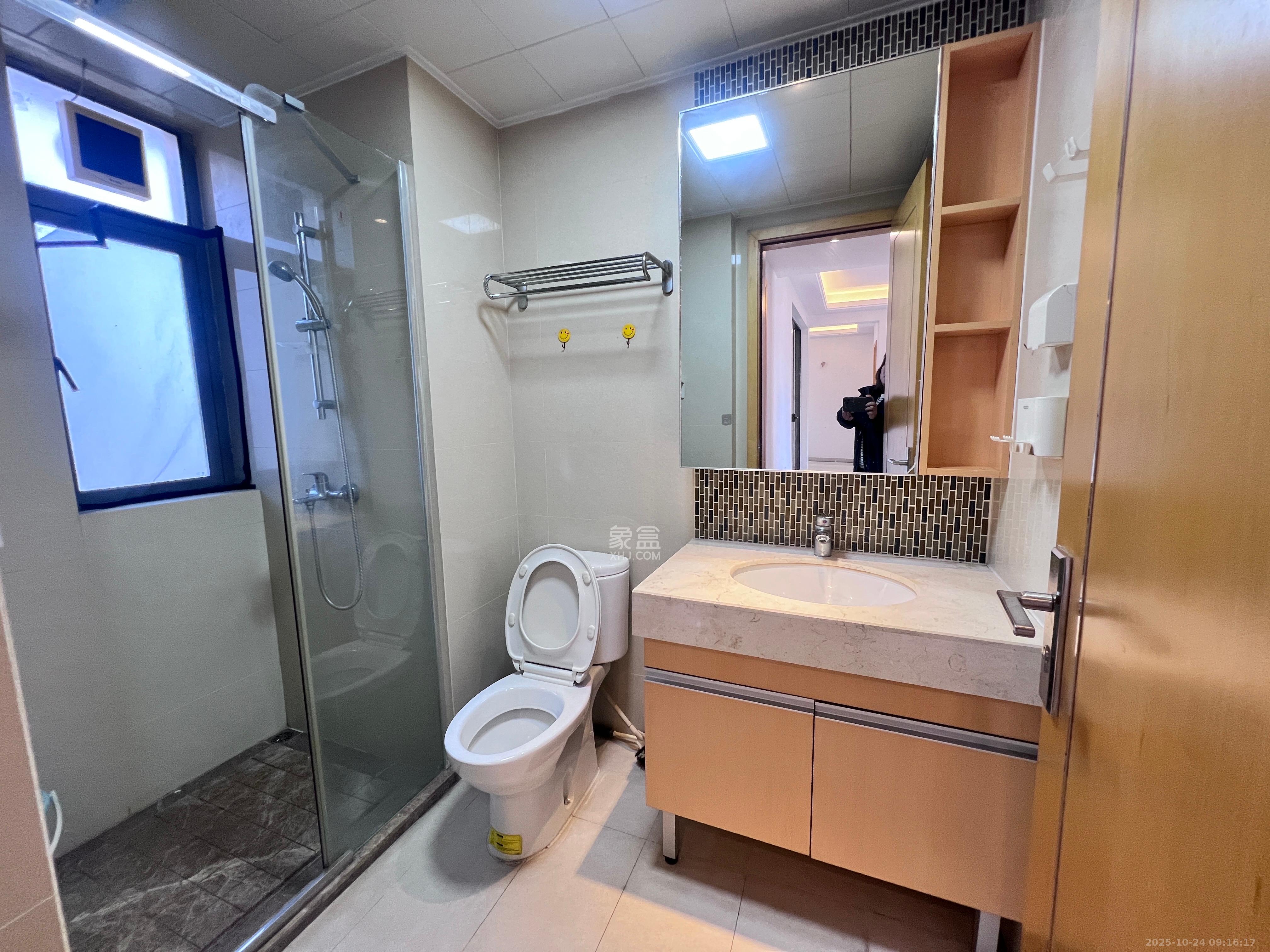 珠江郦城薰衣道  3室2厅1卫    2300.0元/月室内图