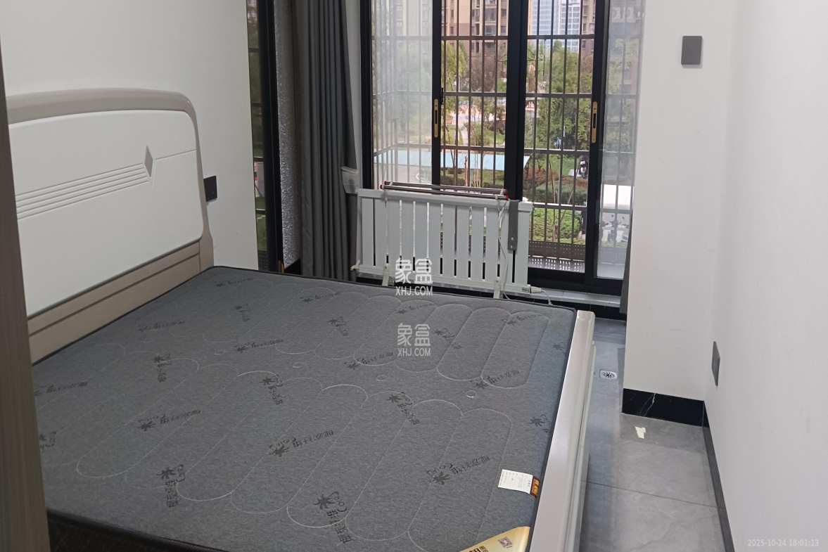 和润园三期 3室2厅2卫 2700.0元/月 和润园三期 3室2厅2卫 2700.0元/月室内图