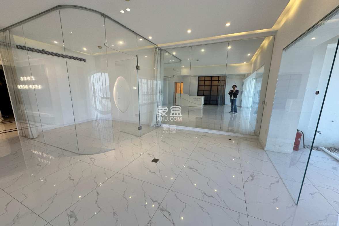 保利国际广场 1室1厅1卫 9000.0元/月 保利国际广场 1室1厅1卫 9000.0元/月室内图