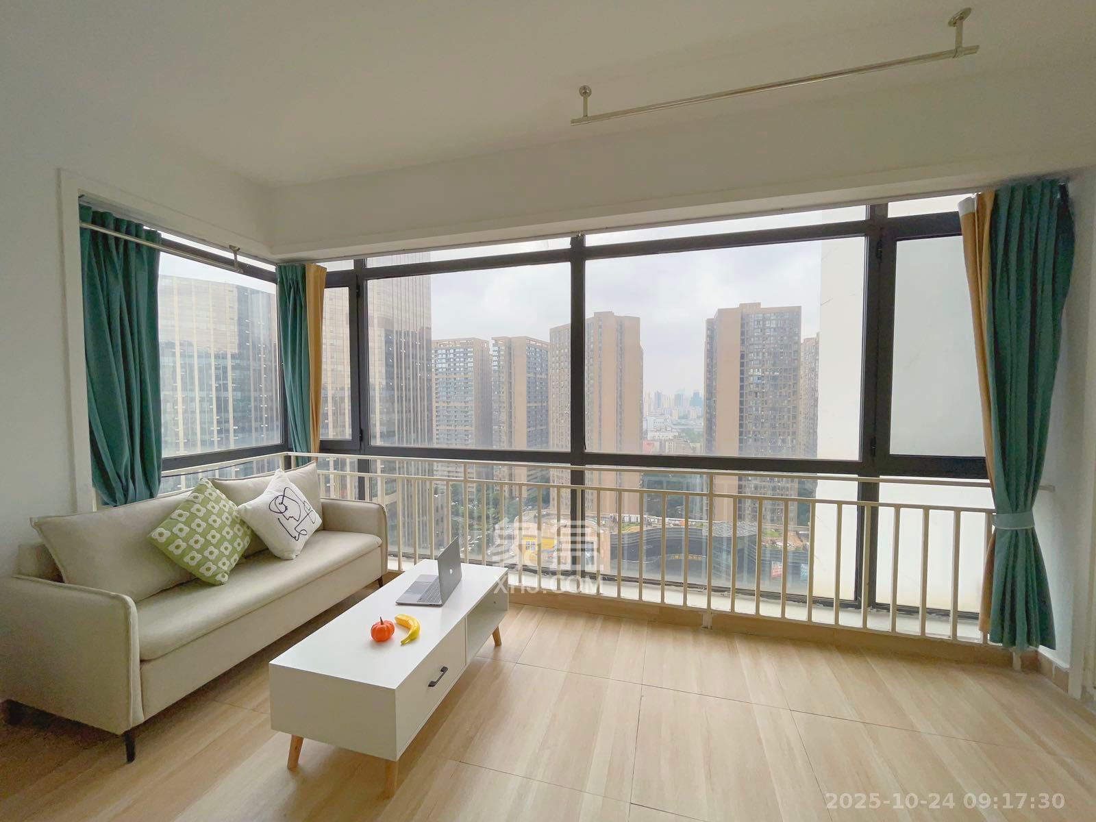 三万英尺  1室1厅1卫    2000.0元/月室内图