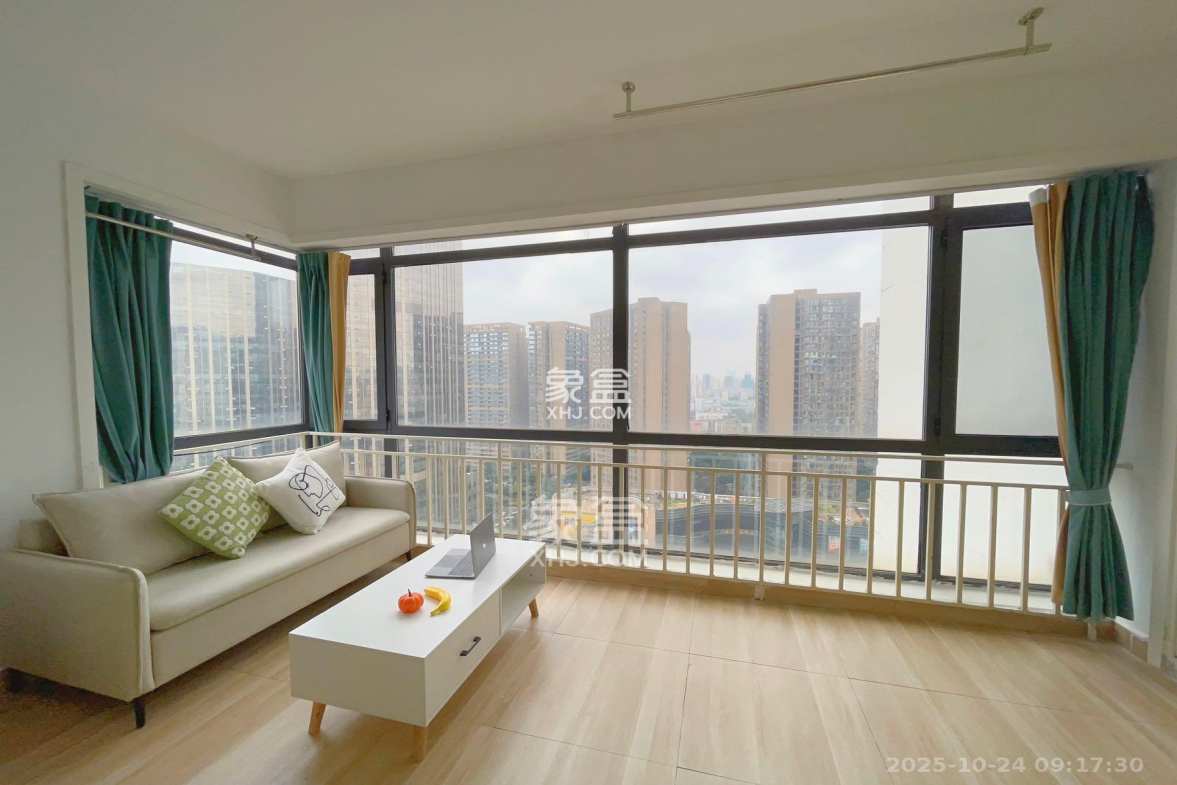 三万英尺  1室1厅1卫    2000.0元/月 三万英尺  1室1厅1卫    2000.0元/月室内图