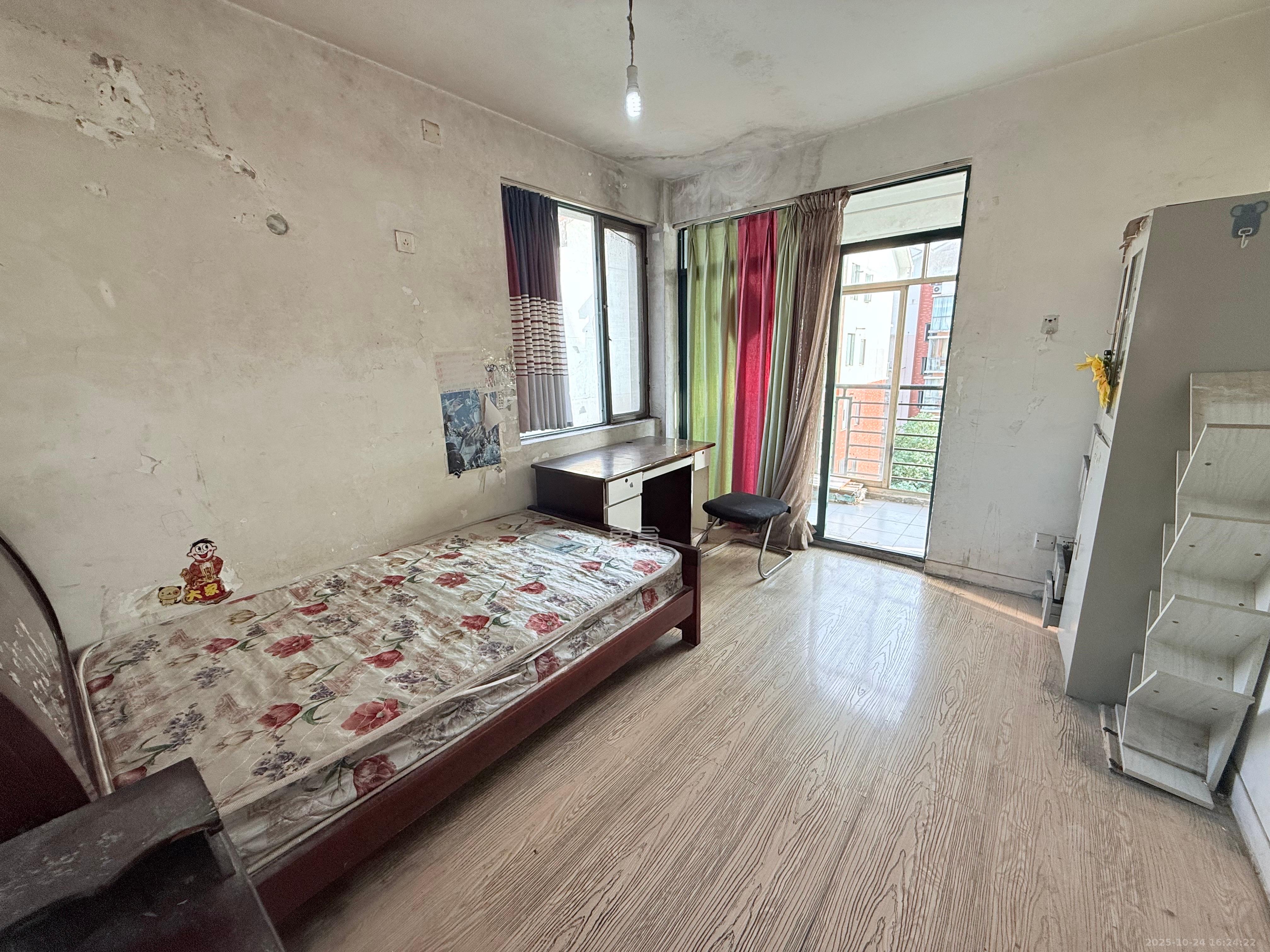 东方新城  2室2厅1卫    1200.0元/月 东方新城  2室2厅1卫    1200.0元/月室内图