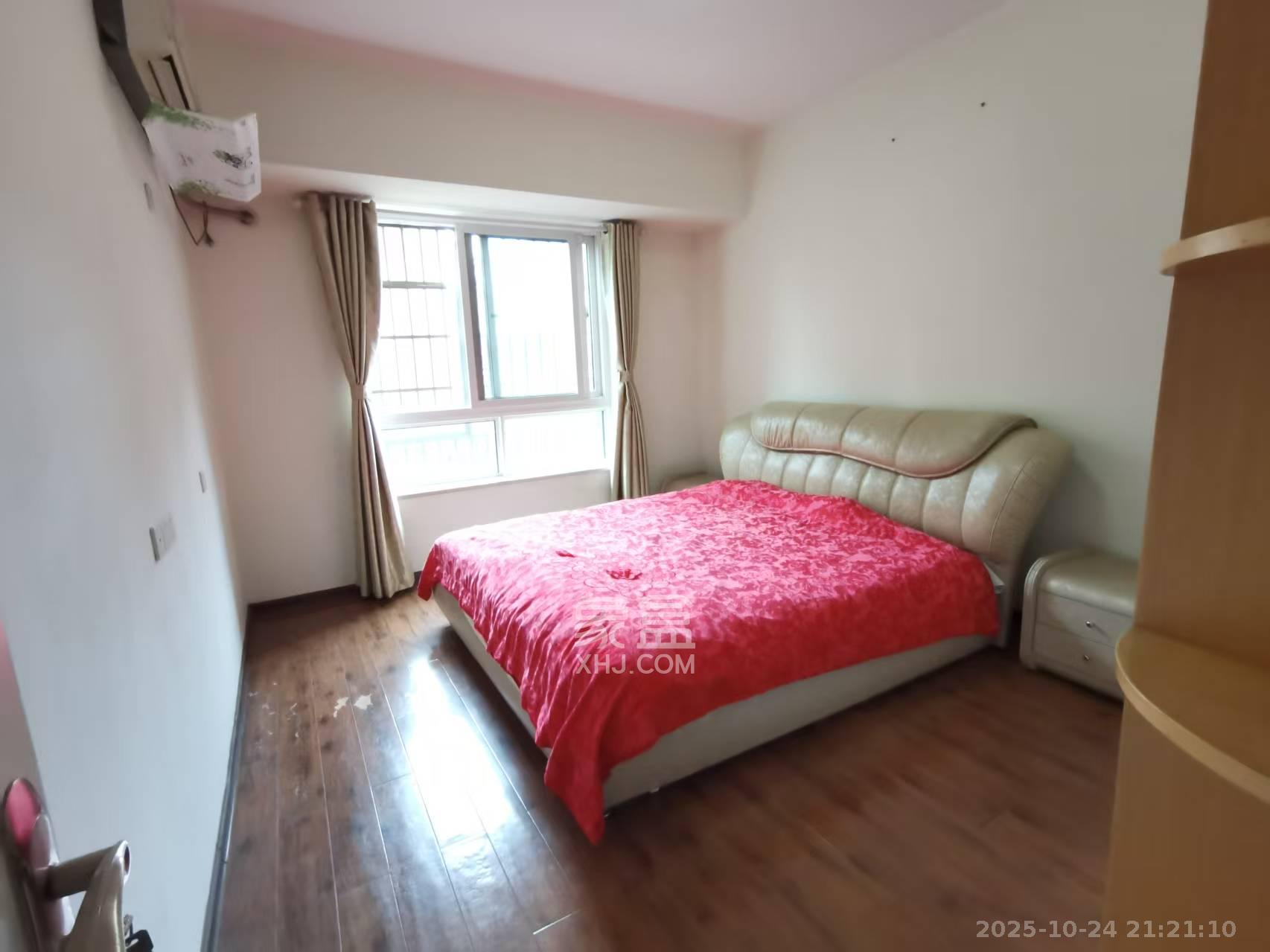 山水湾  3室2厅1卫    1600.0元/月室内图