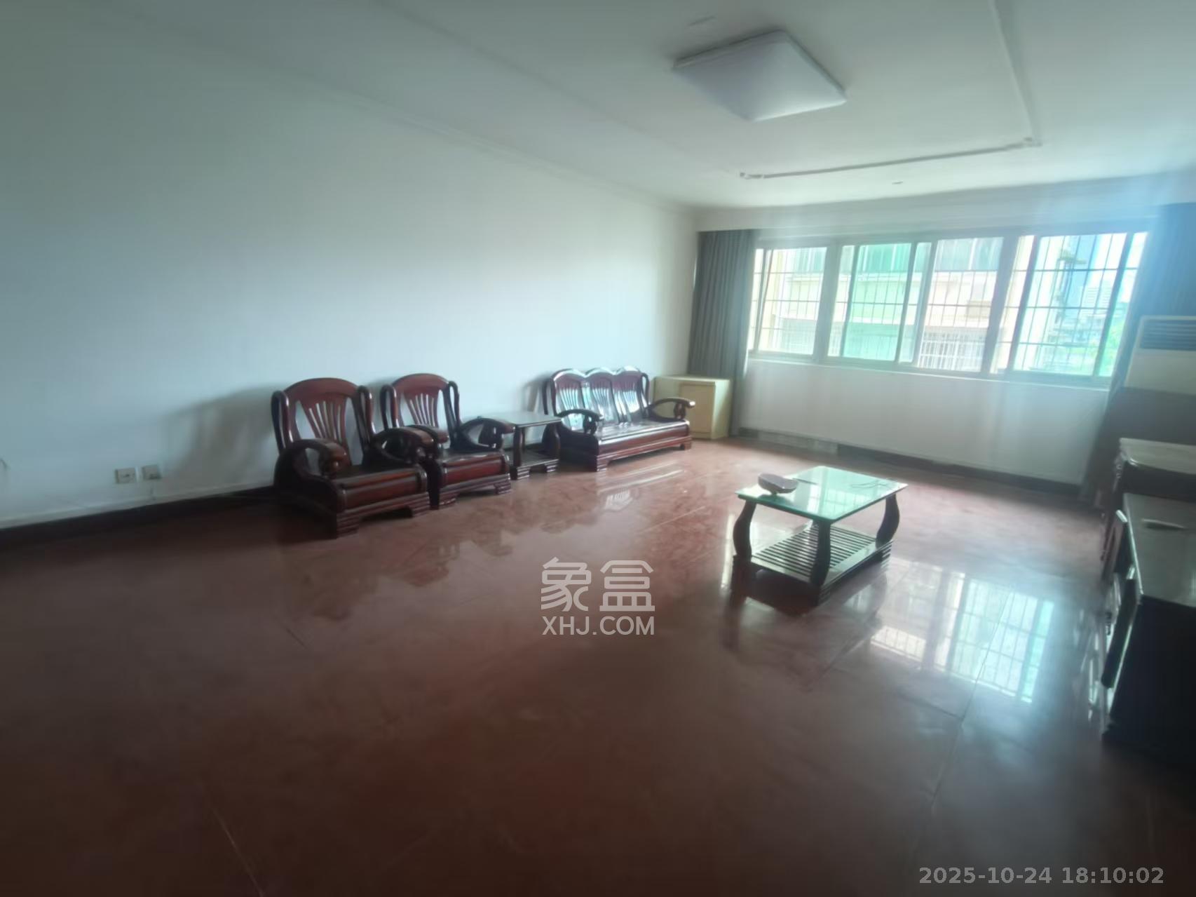 市建委宿舍  4室2厅1卫    2300.0元/月 市建委宿舍  4室2厅1卫    2300.0元/月室内图