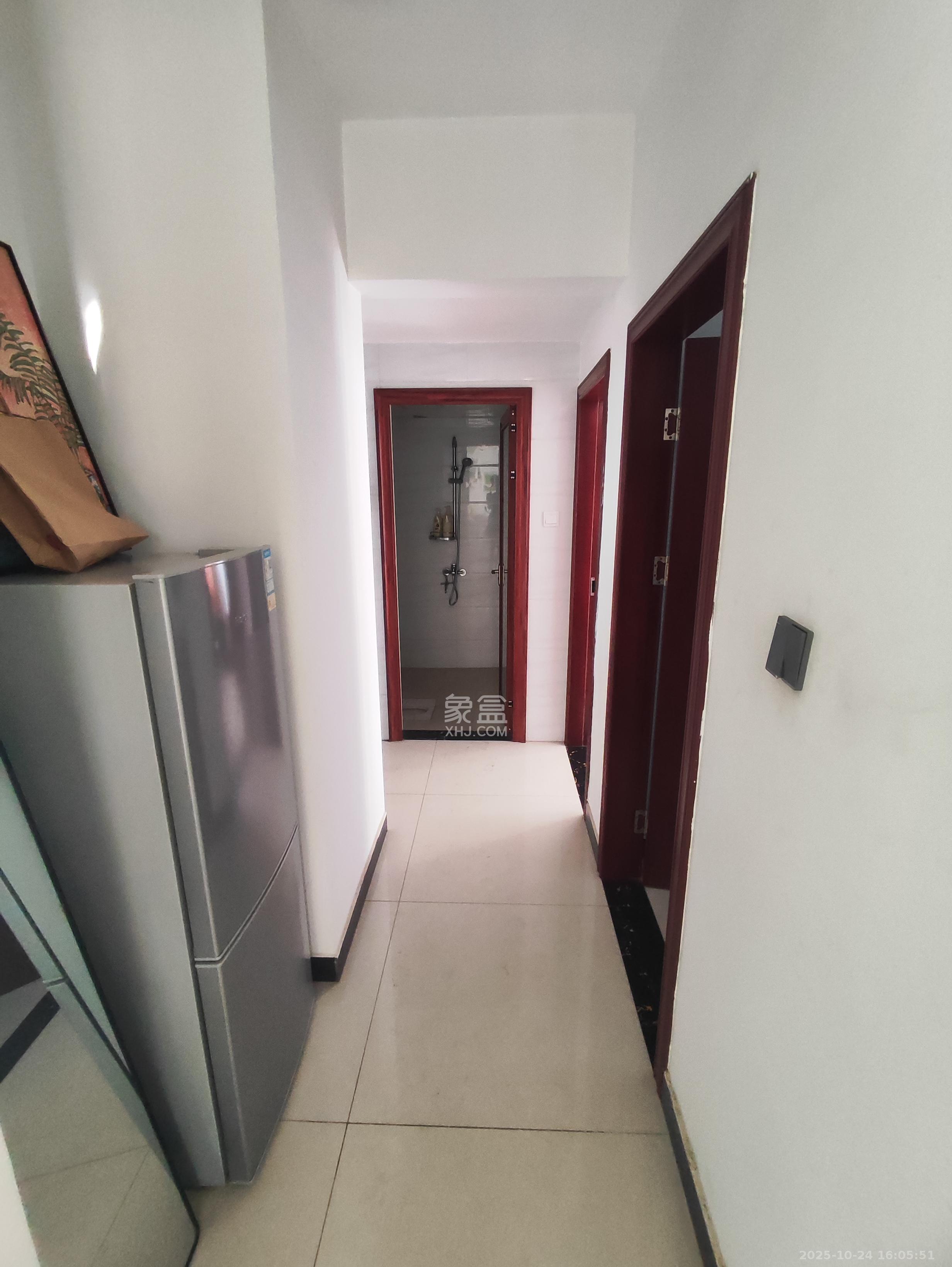 绿地之窗  1室2厅1卫    1890.0元/月 绿地之窗  1室2厅1卫    1890.0元/月室内图