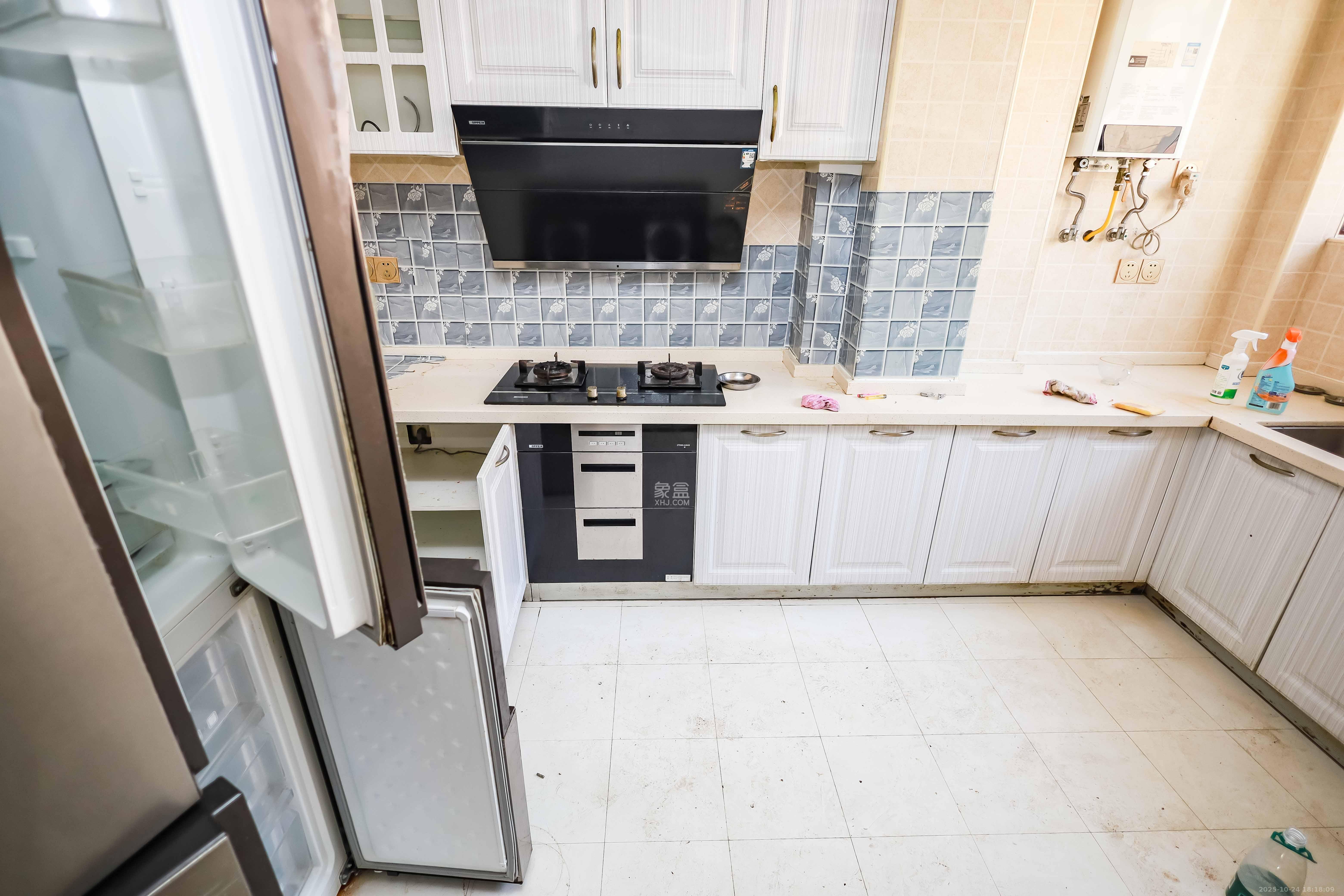 奥克斯缔壹城  3室2厅2卫    3500.0元/月室内图