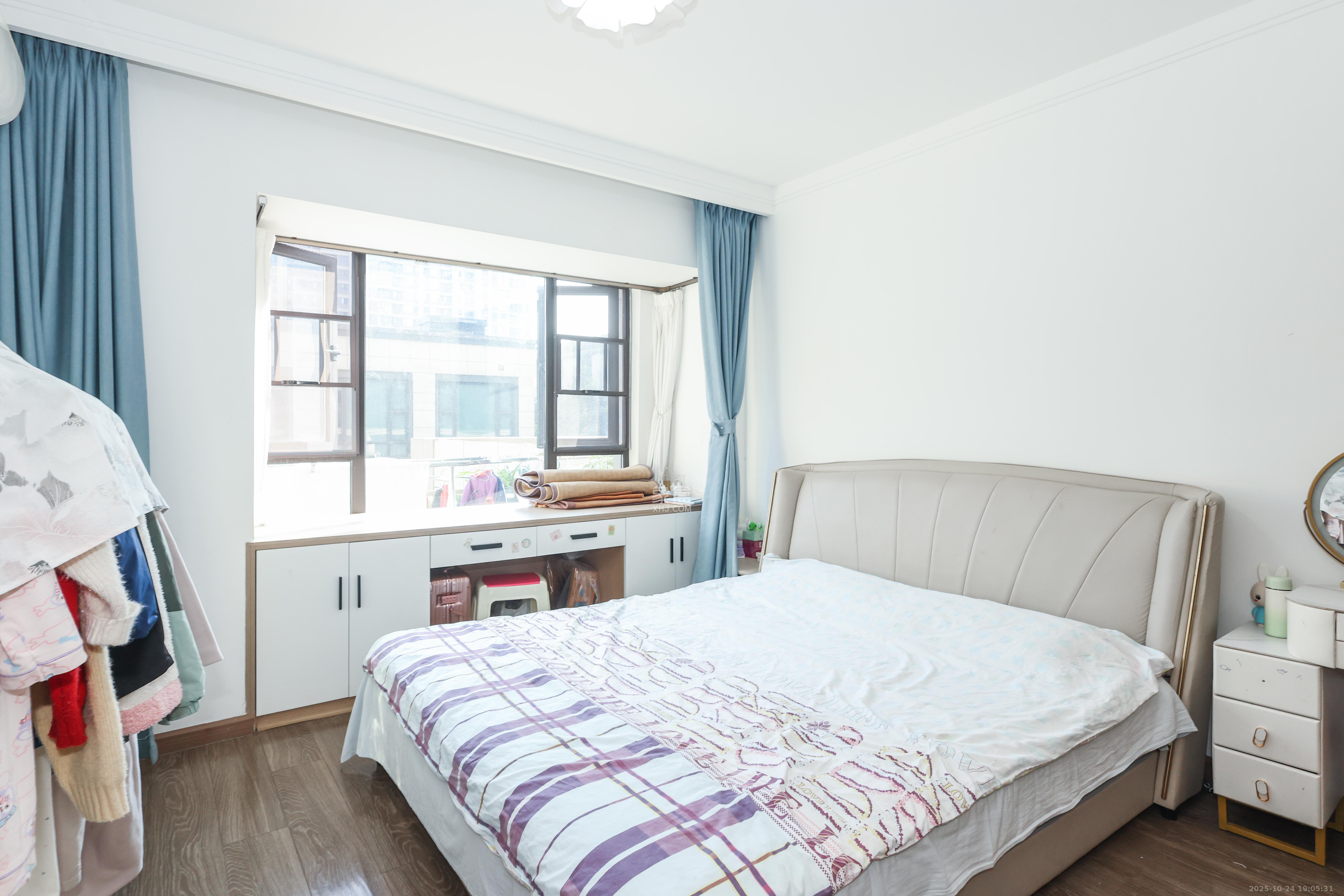 招商华发依云曦城  4室2厅2卫    135.0万 招商华发依云曦城  4室2厅2卫    135.0万卧室