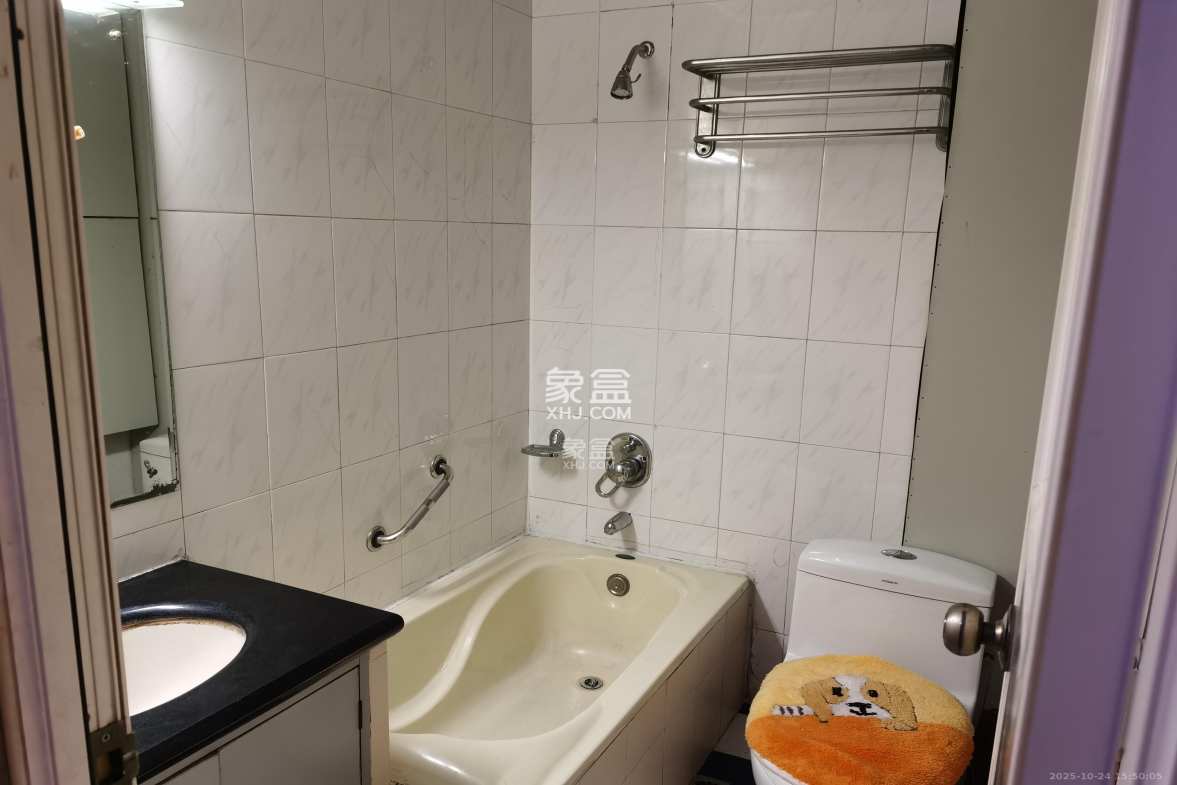 东风二村社区房 3室2厅1卫 3500.0元/月 东风二村社区房 3室2厅1卫 3500.0元/月室内图