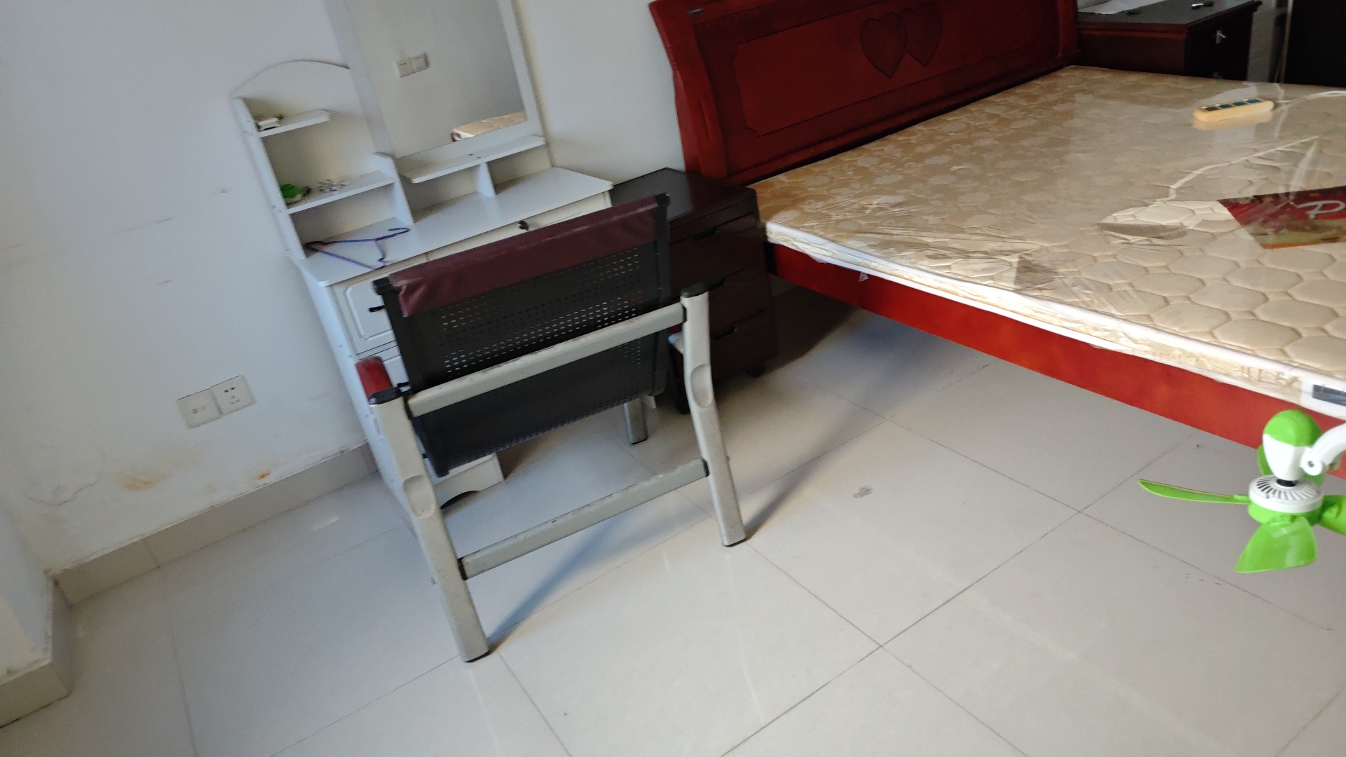 金港大厦  1室1厅1卫    1400.0元/月室内图