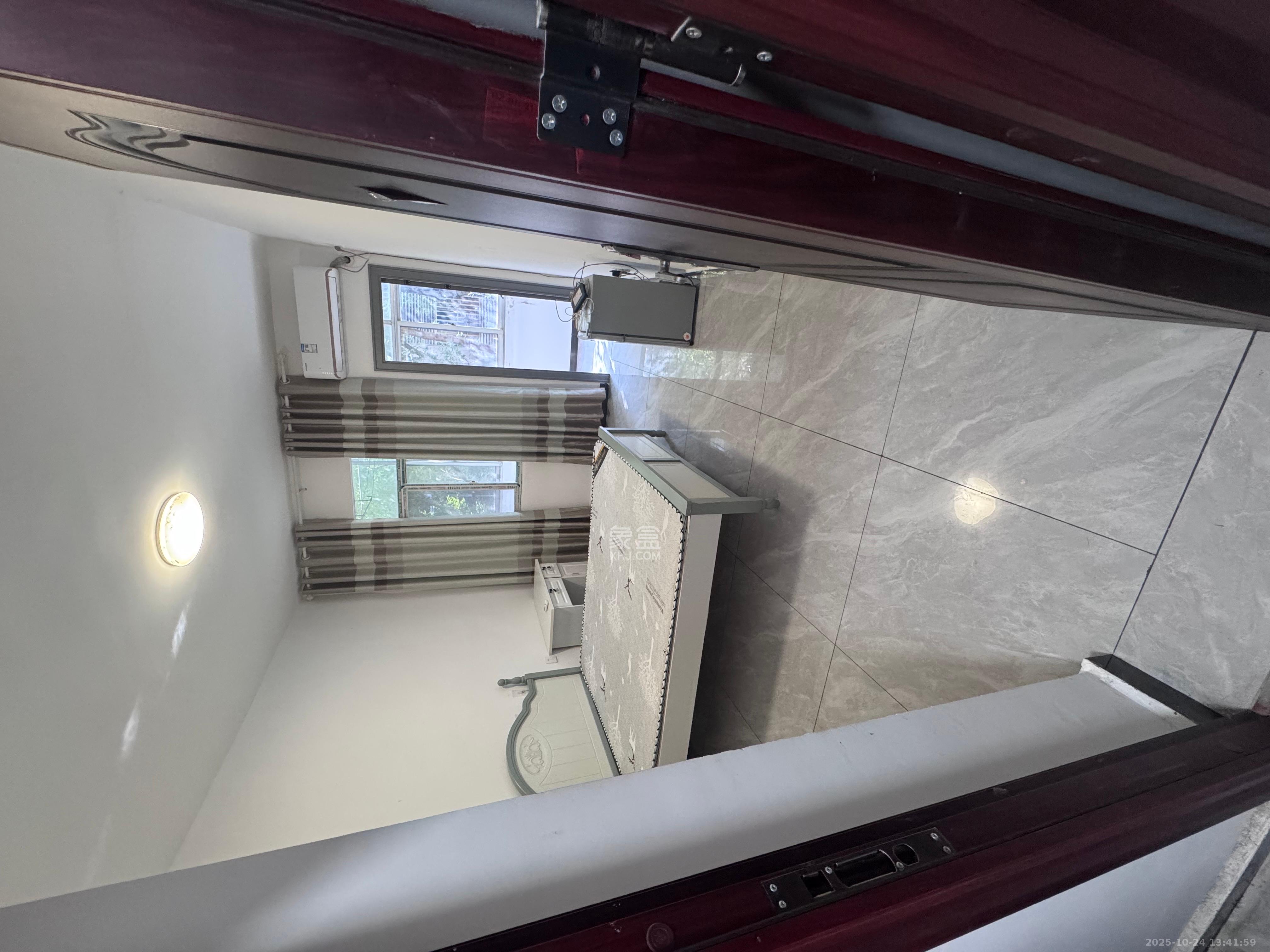 文艺新村  1室1厅1卫    1200.0元/月