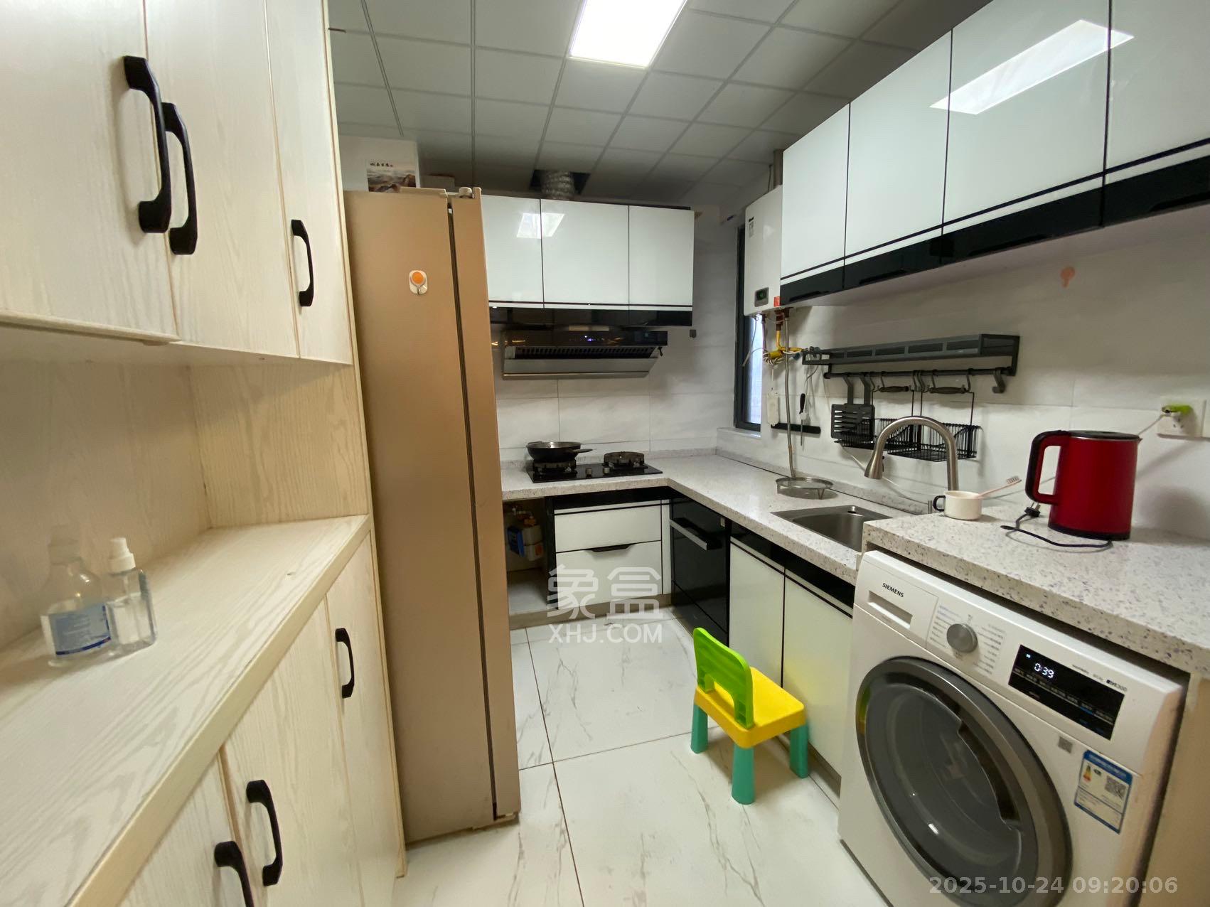 荣盛花语书苑  2室1厅1卫    2550.0元/月室内图