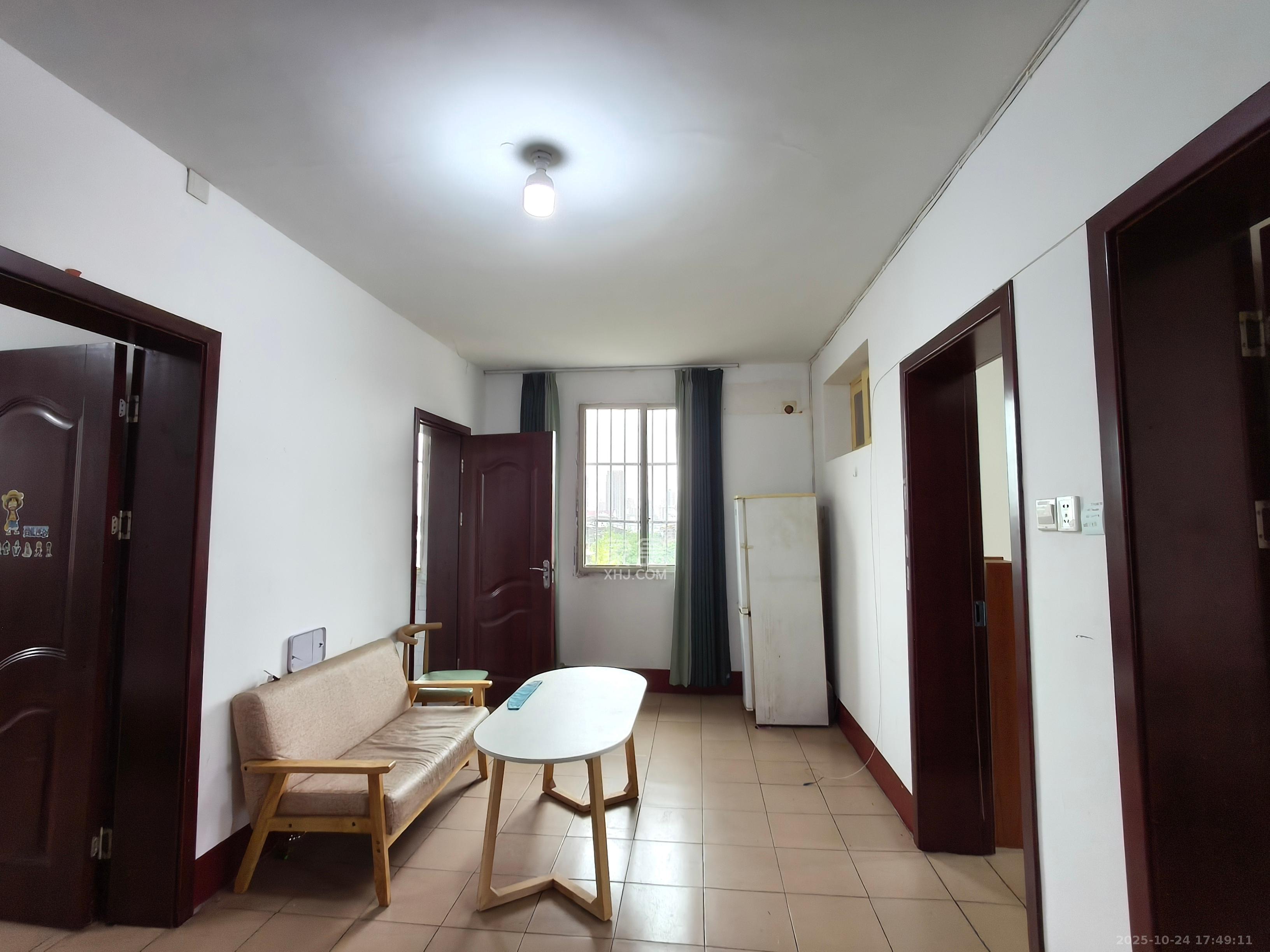 桂花二村 3室1厅1卫 1300.0元/月 桂花二村 3室1厅1卫 1300.0元/月室内图