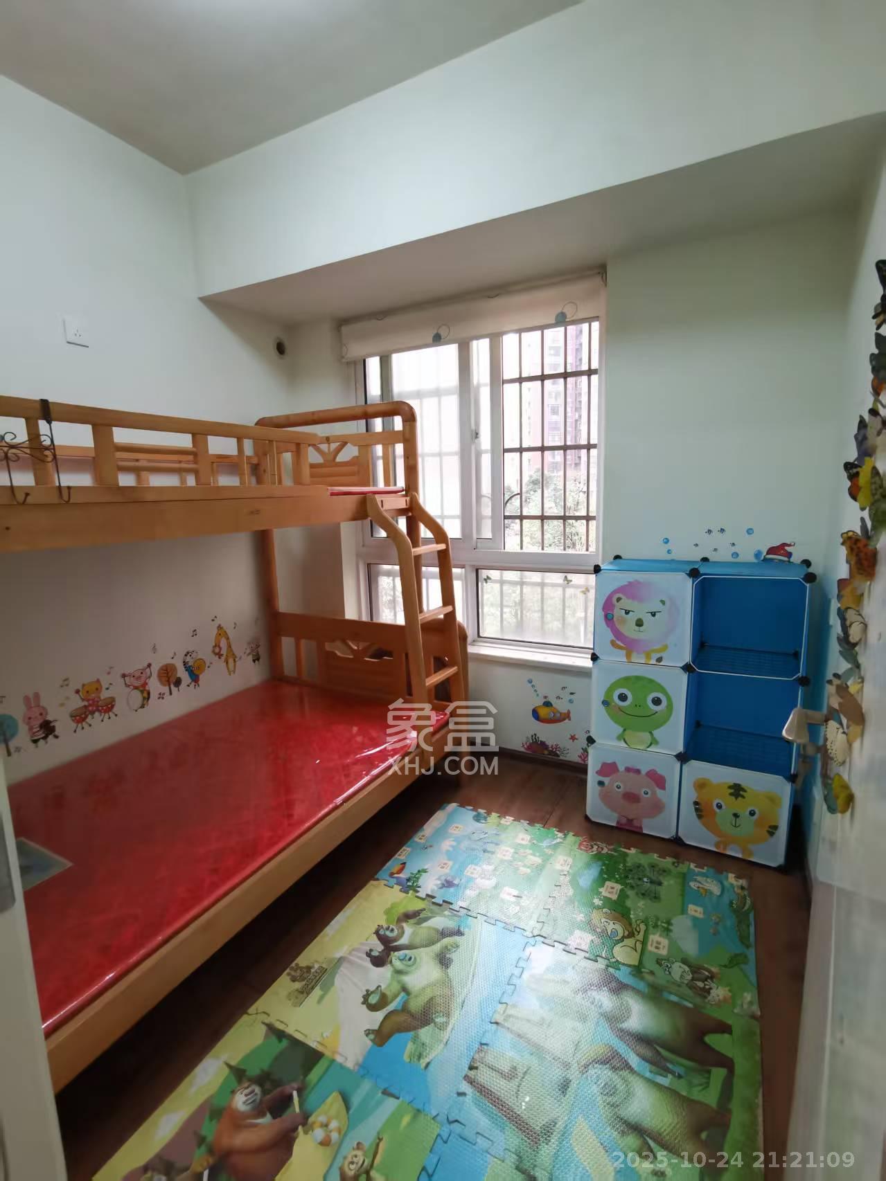 山水湾 3室2厅1卫 1600.0元/月 山水湾 3室2厅1卫 1600.0元/月室内图