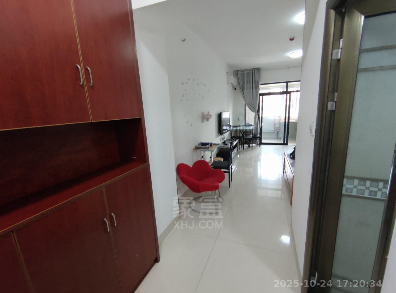 龙腾国际  1室1厅1卫    1100.0元/月 龙腾国际  1室1厅1卫    1100.0元/月室内图