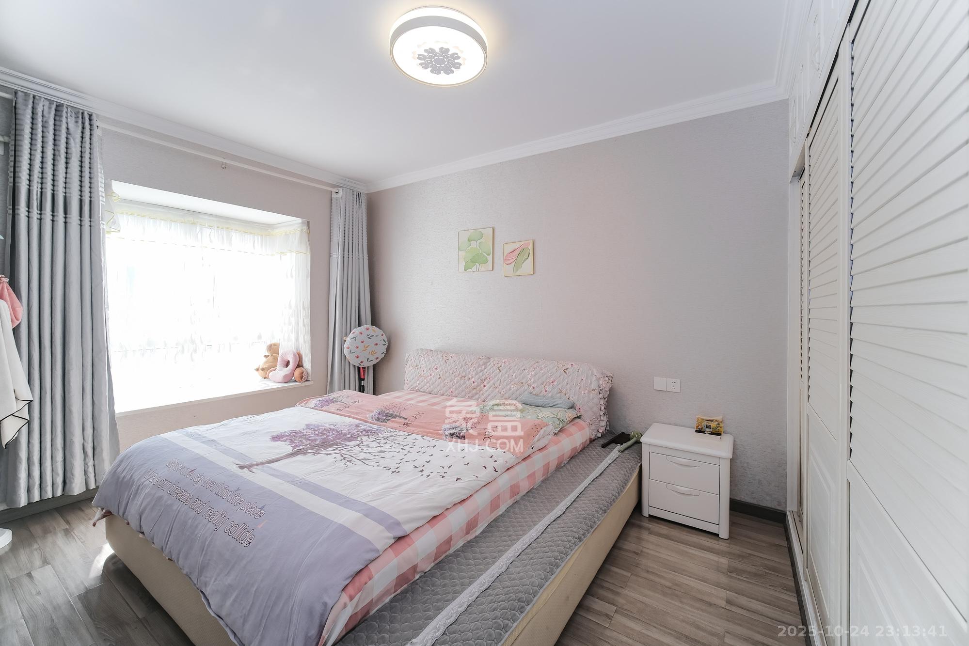 山水湾  3室2厅2卫    86.8万卧室