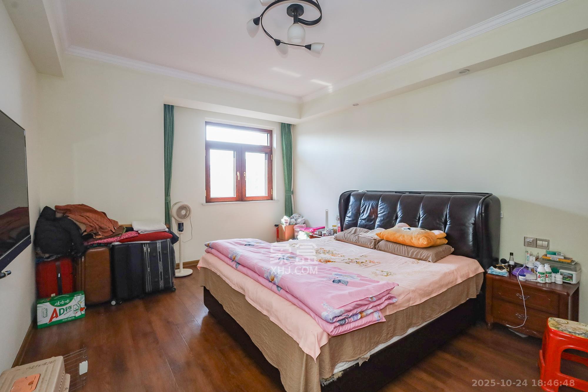 八方小区B区  4室2厅2卫    518.0万卧室