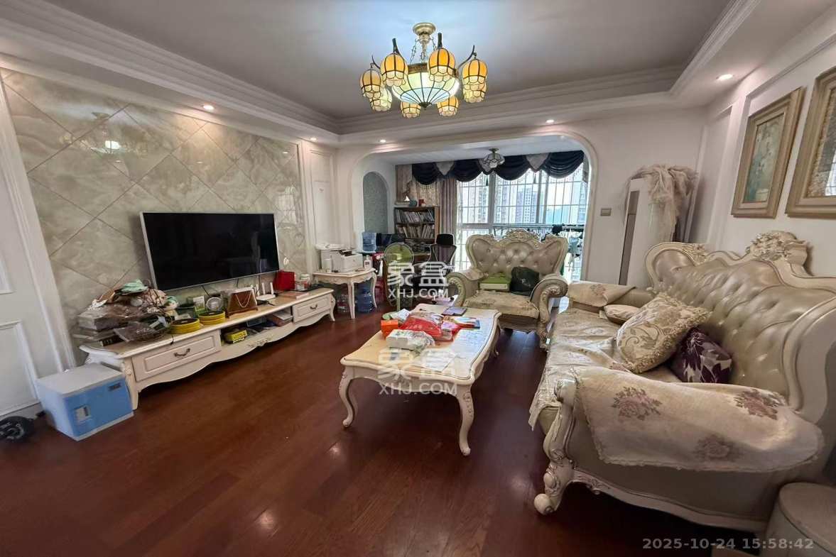 万国城(当代满庭春MOMA)三期  3室2厅2卫    2600.0元/月 万国城(当代满庭春MOMA)三期  3室2厅2卫    2600.0元/月室内图