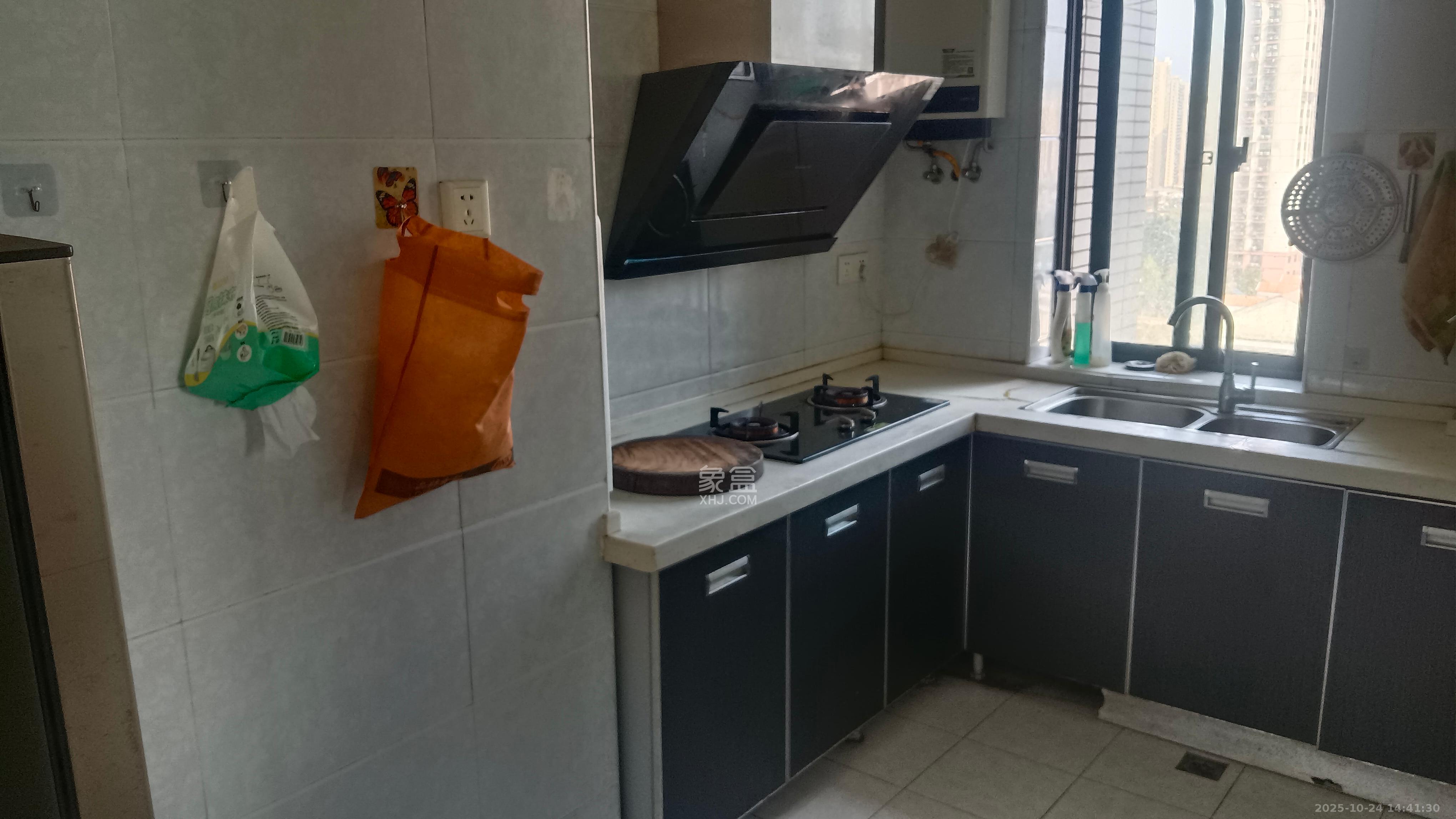 中江佳境天成  2室2厅1卫    2200.0元/月室内图